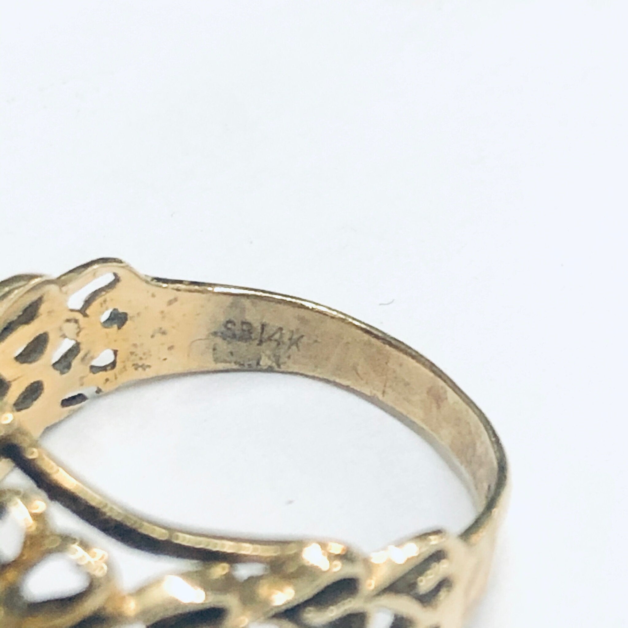 Vintage 14K Gold Ring with Opal Gemstone, Opal Flower Ring, 14K Yellow Gold, Yellow Gold Jewelry, Unique Ring, Floral Design Ring