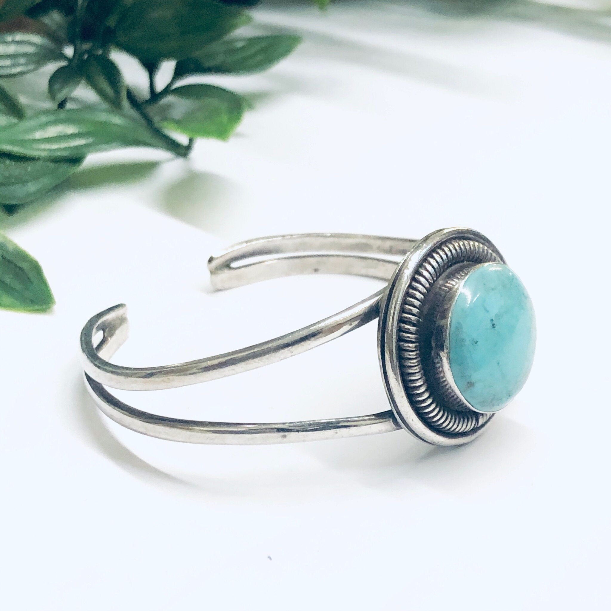 Vintage Silver Cuff Bracelet, Cuff Bracelet with Turquoise Stone, Round Turquoise Stone, Silver and Blue Bracelet