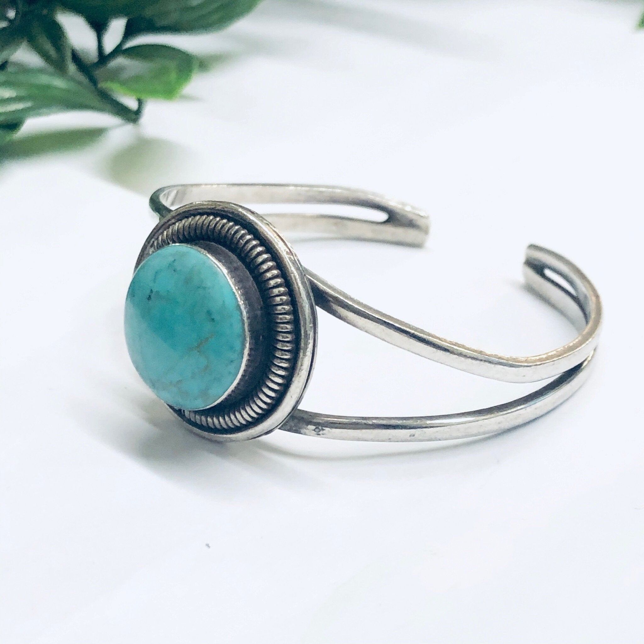 Vintage Silver Cuff Bracelet, Cuff Bracelet with Turquoise Stone, Round Turquoise Stone, Silver and Blue Bracelet
