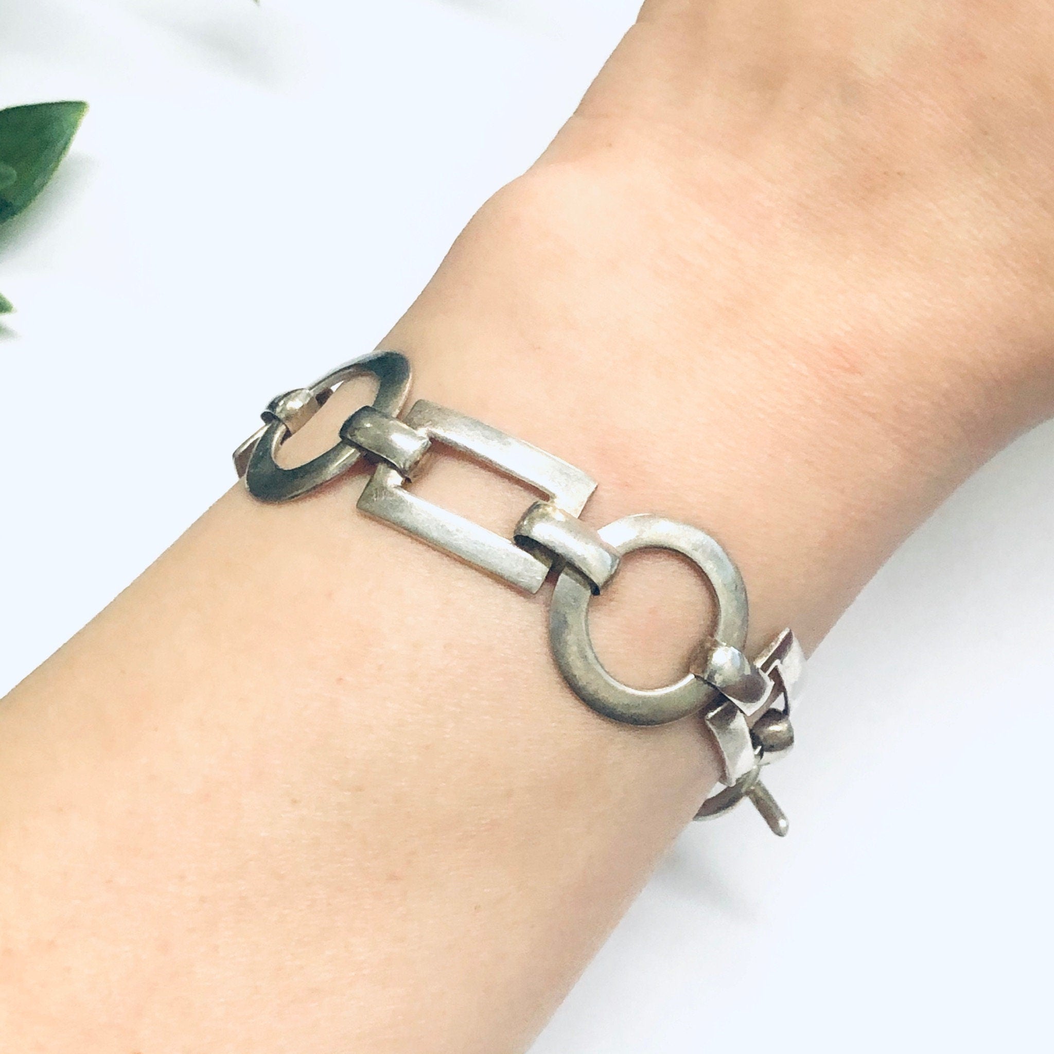 Geometric Link Bracelet, Silver Link Bracelet, Toggle Closure Bracelet, Vintage Bracelet, Cut out Jewelry, Circle Jewelry, Rectangle Jewelry