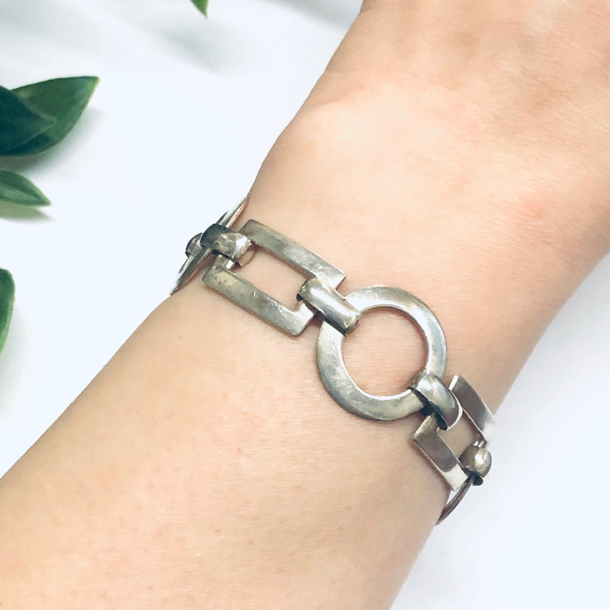 Geometric Link Bracelet, Silver Link Bracelet, Toggle Closure Bracelet, Vintage Bracelet, Cut out Jewelry, Circle Jewelry, Rectangle Jewelry