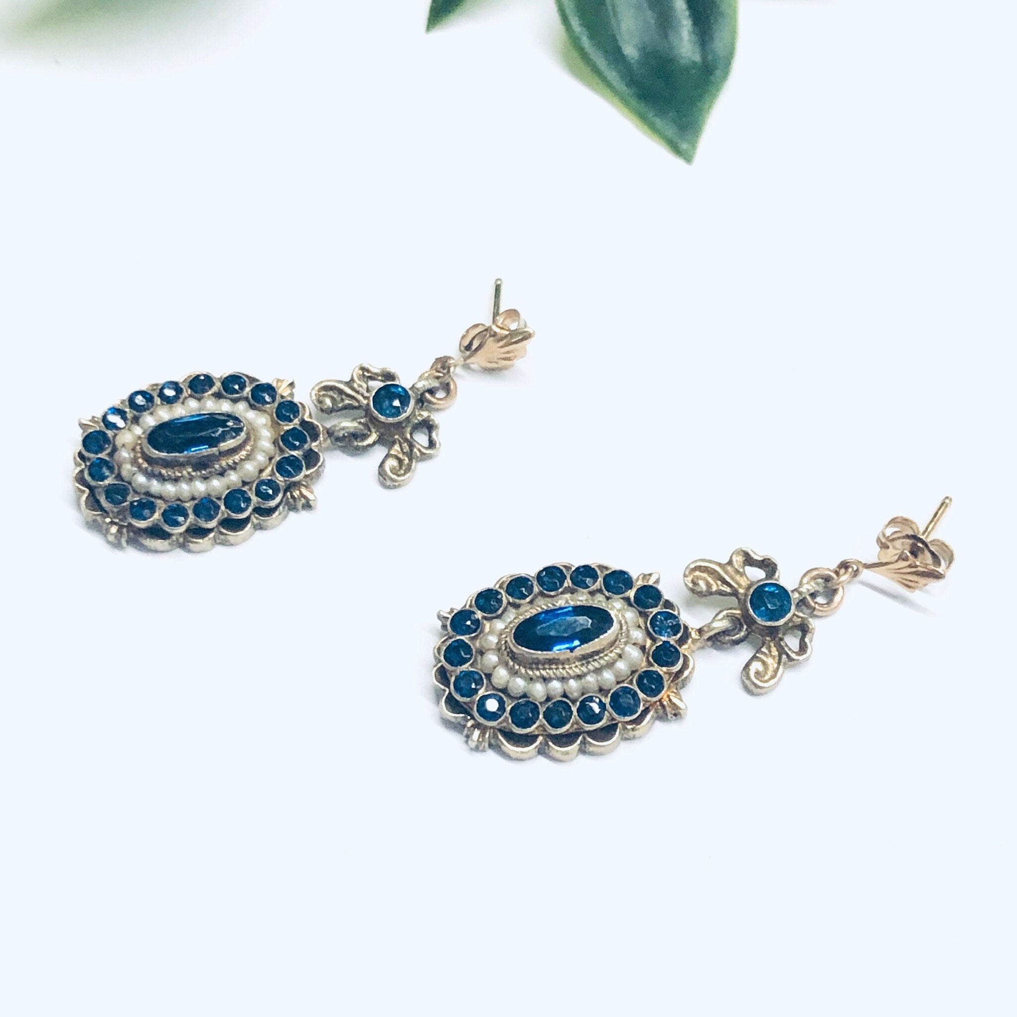 Gold Toned Jewelry Set, Lavaliere Necklace, Costume Jewelry Set, Dark Blue Gemstone Necklace, Vintage Jewelry Set, Gold and Blue Earrings