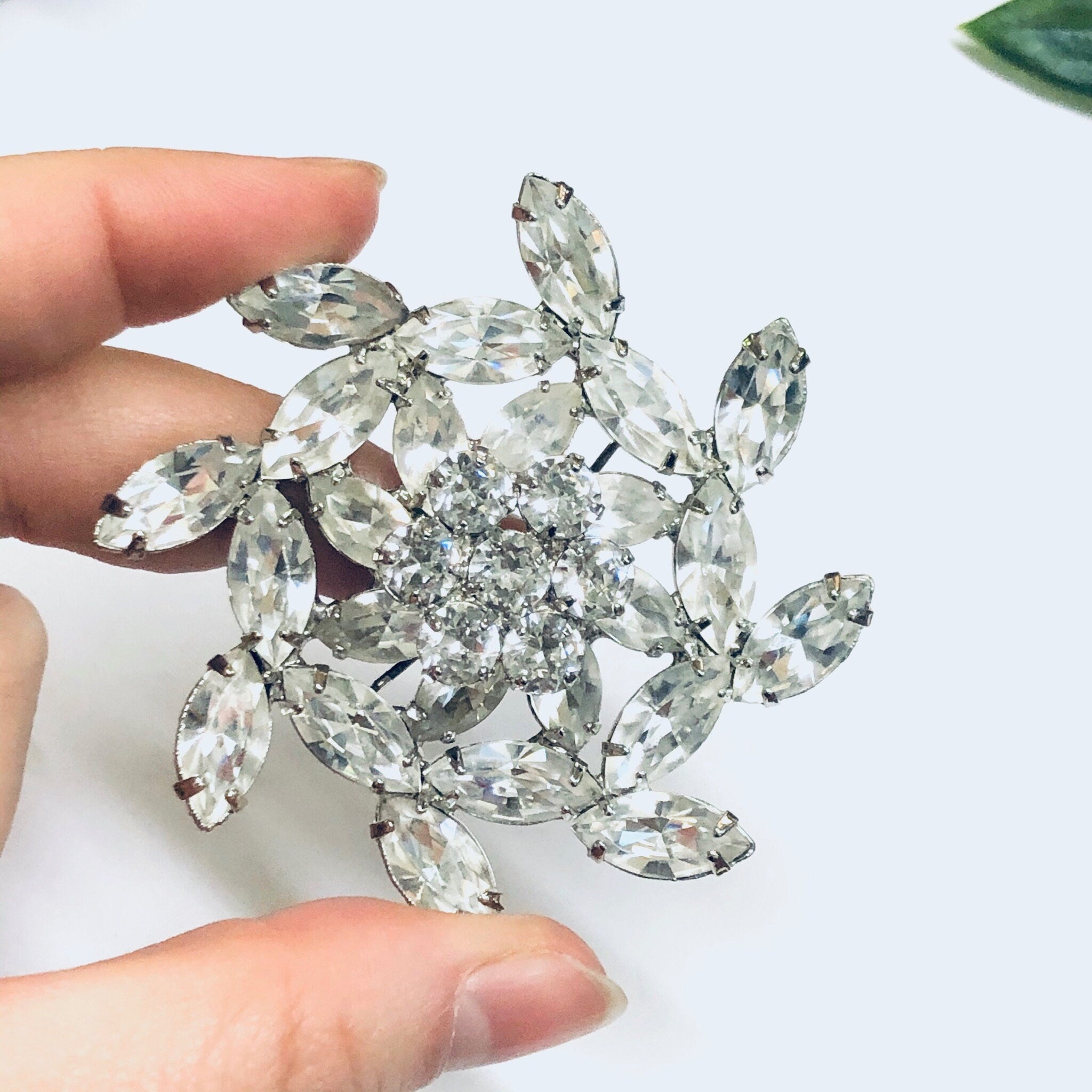 Weiss Rhinestone Flower Brooch, Large Rhinestone Flower Pin, Floral Design Pin, Rhinestone Jewelry