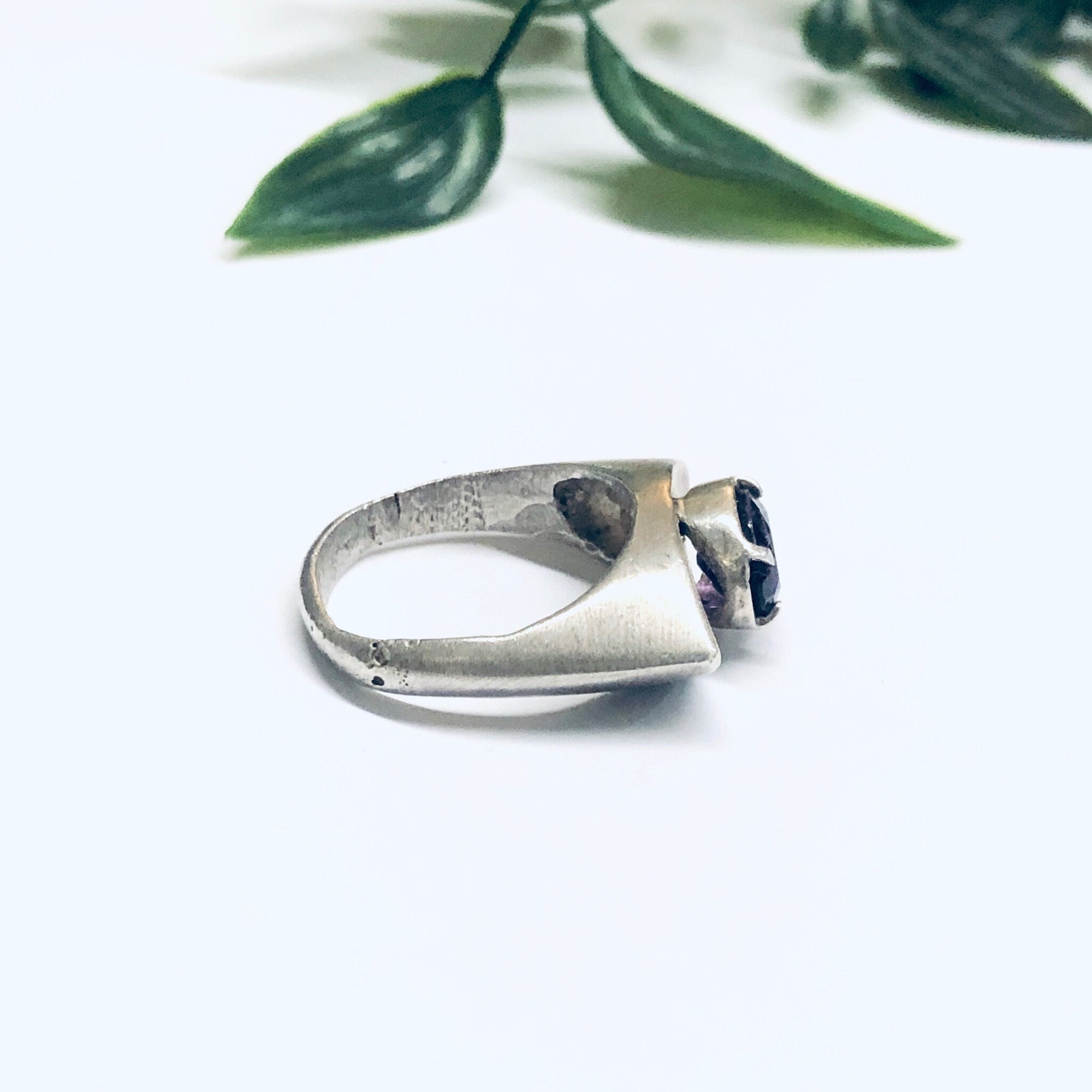 Vintage Silver Ring With Purple Gemstone, Unique Silver Ring, Purple Gemstone Jewelry, Minimalist Style Ring