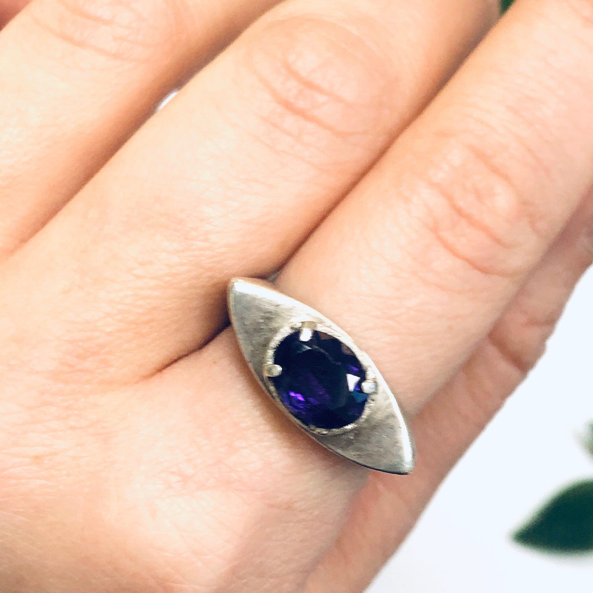 Vintage Silver Ring With Purple Gemstone, Unique Silver Ring, Purple Gemstone Jewelry, Minimalist Style Ring