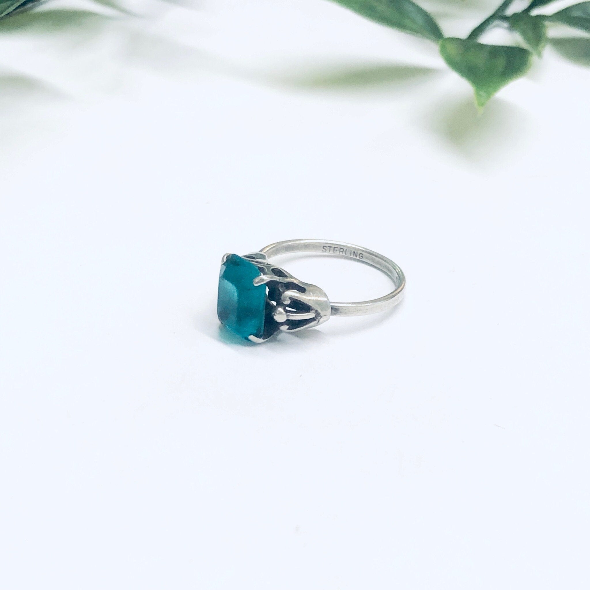 Sarah Coventry Ring, Vintage Silver Ring, Green Gemstone Ring, Sarah Cov Silver, Emerald Cut Gemstone