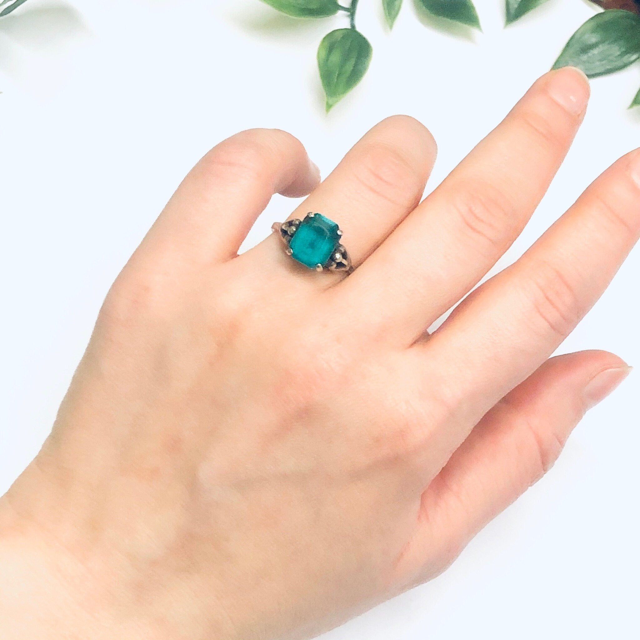 Sarah Coventry Ring, Vintage Silver Ring, Green Gemstone Ring, Sarah Cov Silver, Emerald Cut Gemstone