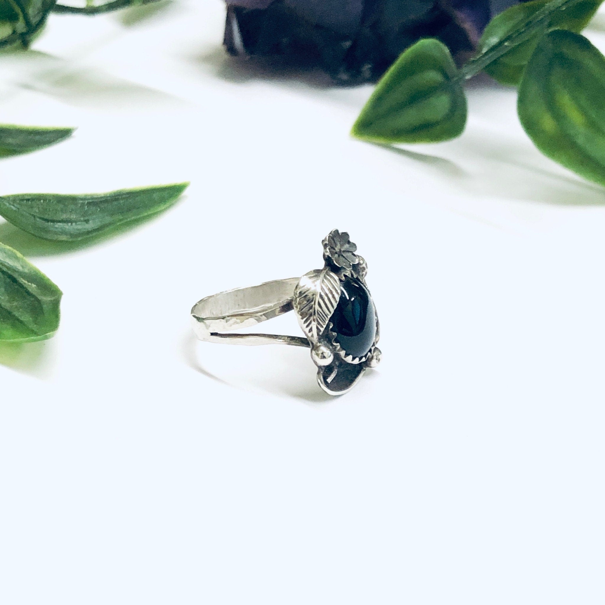 Black Onyx Cabochon Ring, Silver Southwestern Ring, Flower and Leaf Design Ring, Vintage Native American Ring