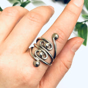 Vintage Silver Swirl Ring, Large Swirl Ring, Vintage Thumb Ring, Vintage Statement Jewelry, Unique Ring