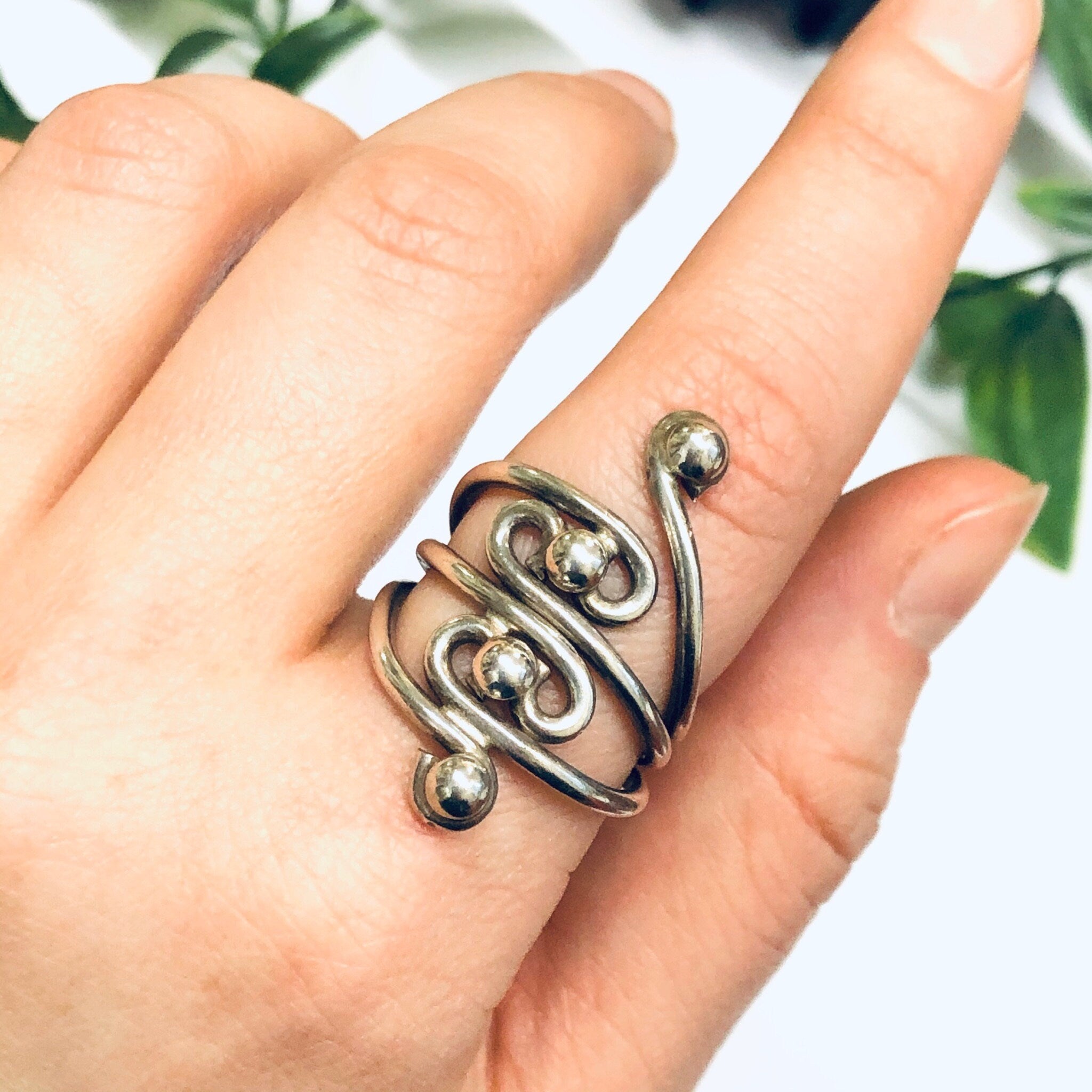 Vintage Silver Swirl Ring, Large Swirl Ring, Vintage Thumb Ring, Vintage Statement Jewelry, Unique Ring