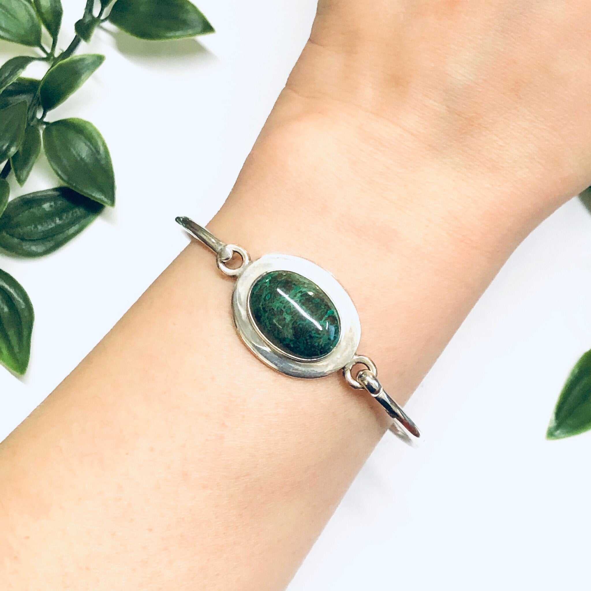 Vintage Silver Bangle Bracelet with Turquoise Stone, Green turquoise Bracelet, Unique Jewelry, Minimalist Style Bracelet
