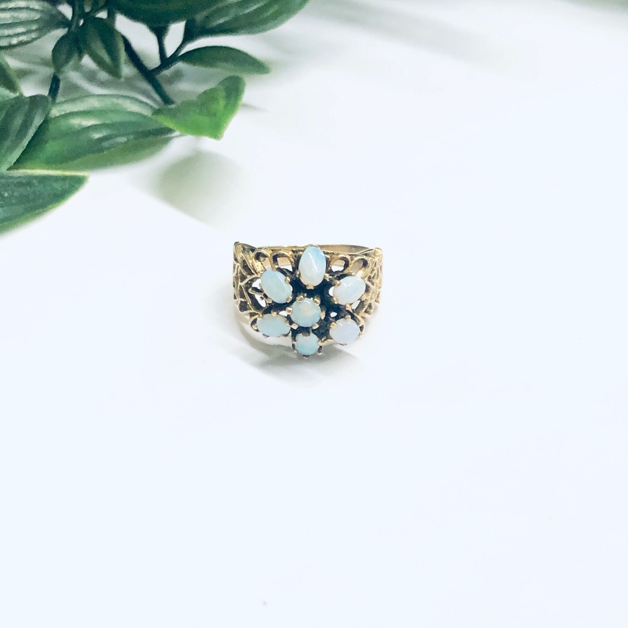 Vintage 14K Gold Ring with Opal Gemstone, Opal Flower Ring, 14K Yellow Gold, Yellow Gold Jewelry, Unique Ring, Floral Design Ring
