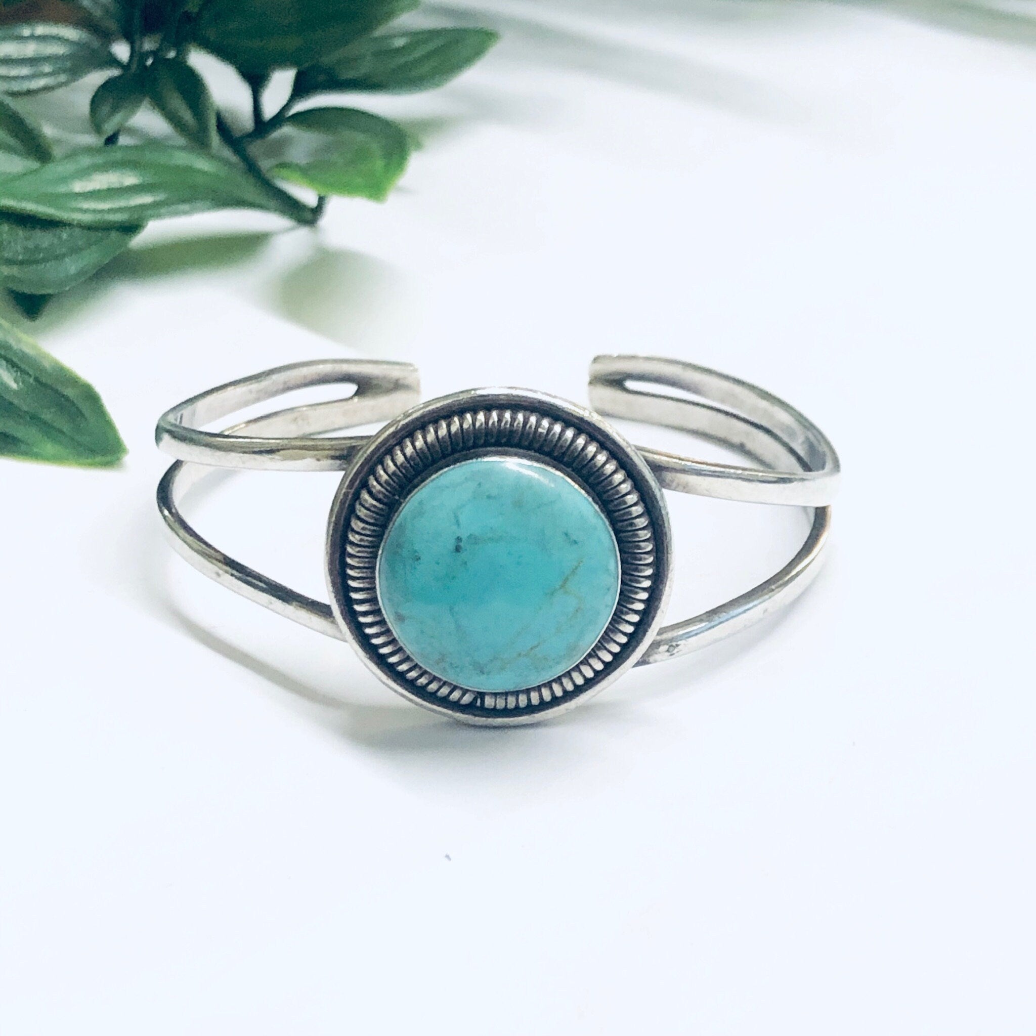 Vintage Silver Cuff Bracelet, Cuff Bracelet with Turquoise Stone, Round Turquoise Stone, Silver and Blue Bracelet