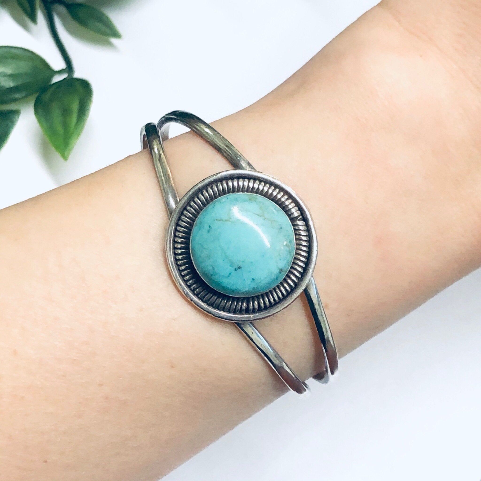 Vintage Silver Cuff Bracelet, Cuff Bracelet with Turquoise Stone, Round Turquoise Stone, Silver and Blue Bracelet