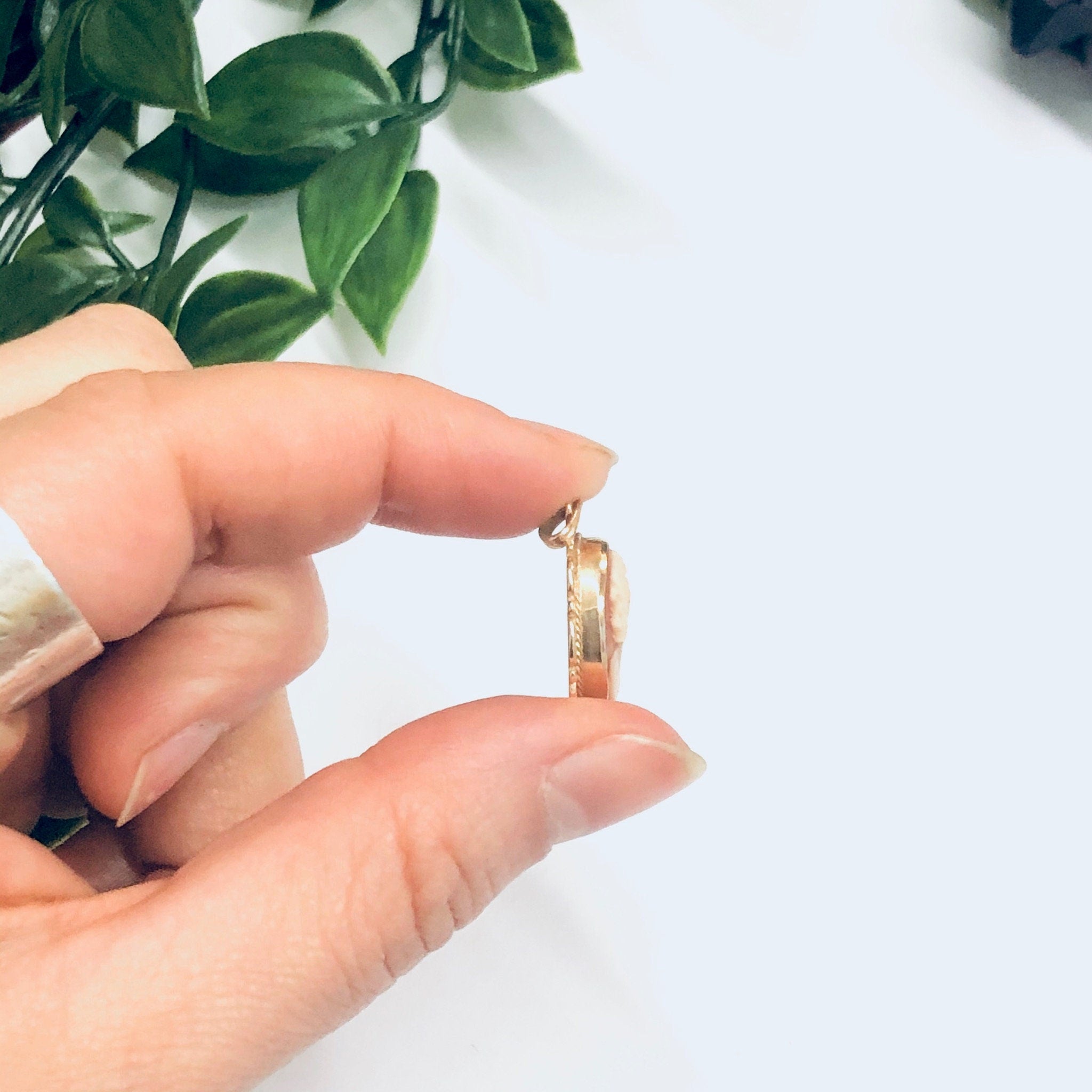 Vintage 14K Gold Cameo Pendant, Small Cameo Pendant, Gold Cameo Jewelry, 14K Yellow Gold Pendant, Victorian Jewelry