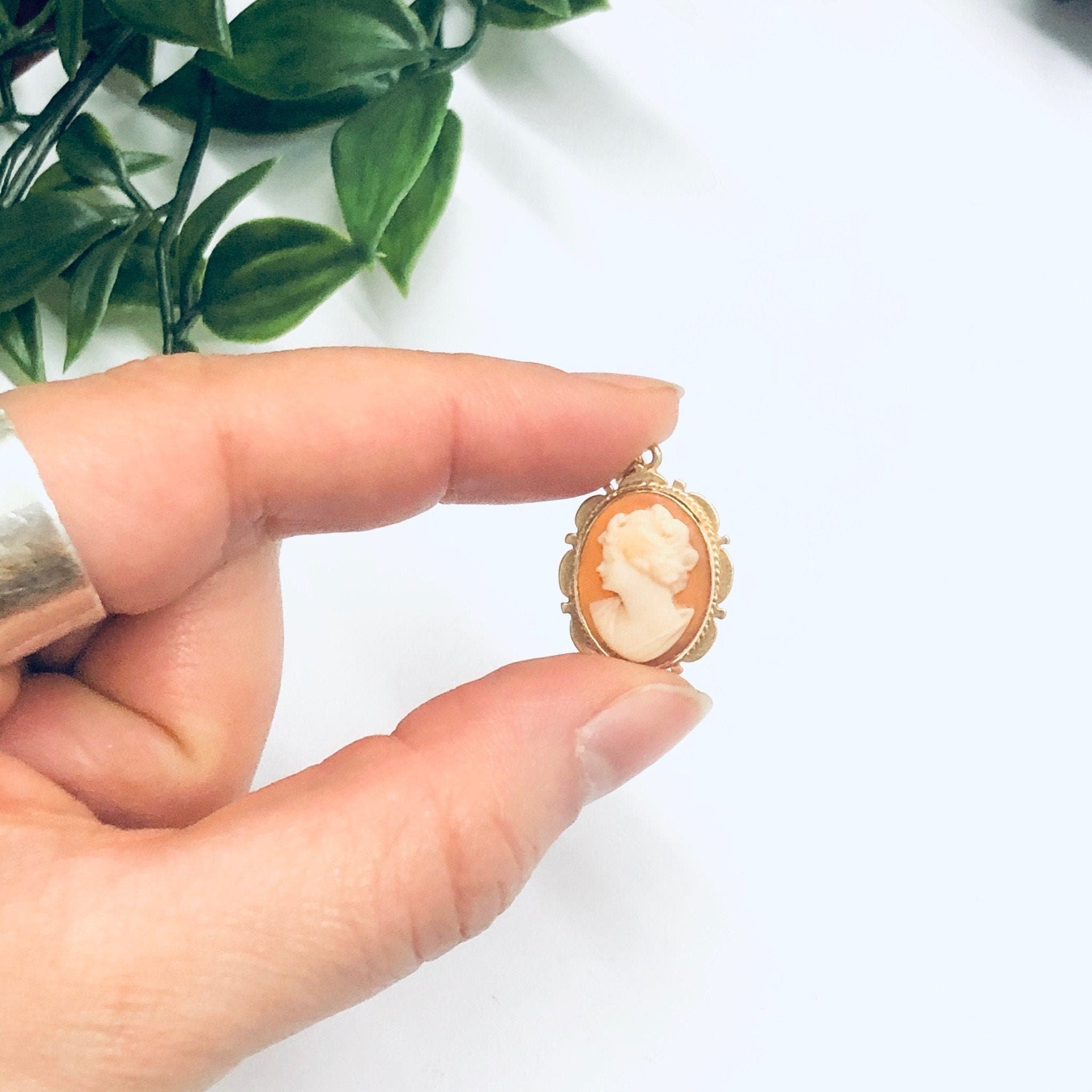 Vintage 14K Gold Cameo Pendant, Small Cameo Pendant, Gold Cameo Jewelry, 14K Yellow Gold Pendant, Victorian Jewelry