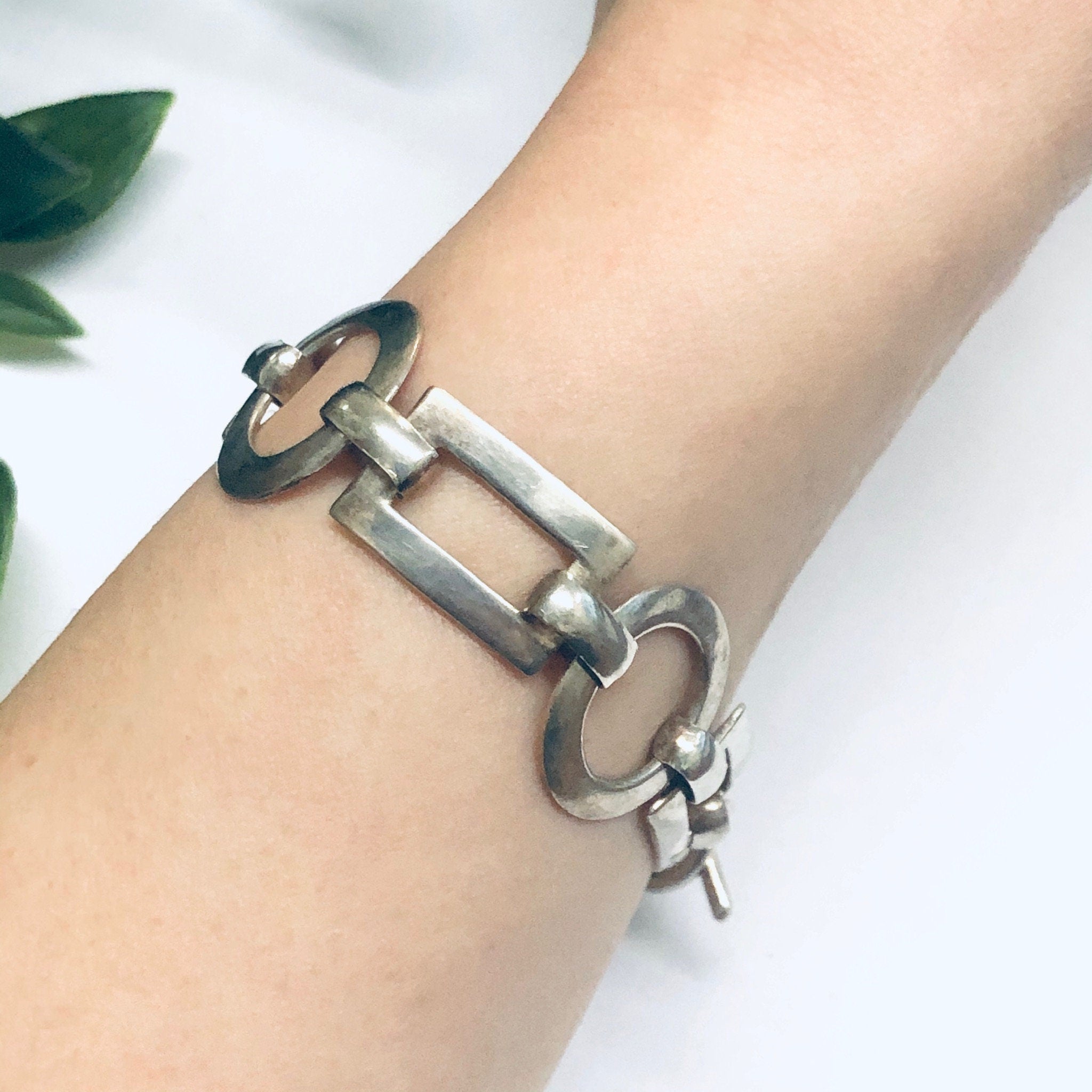 Geometric Link Bracelet, Silver Link Bracelet, Toggle Closure Bracelet, Vintage Bracelet, Cut out Jewelry, Circle Jewelry, Rectangle Jewelry