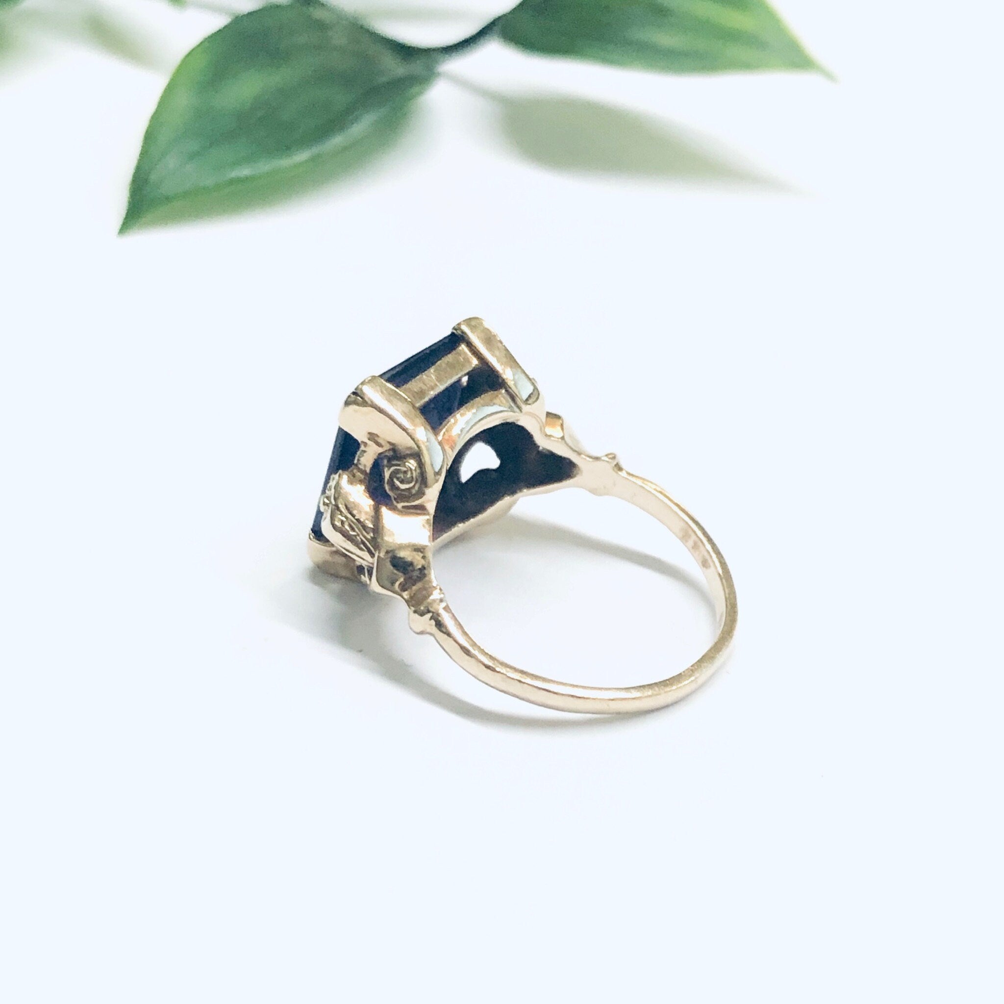 Gold Ring with Purple Gemstone, Vintage Flower Ring, 14K Gold Ring, Vintage Gold Jewelry, Purple and Gold, Valentines Day Gift
