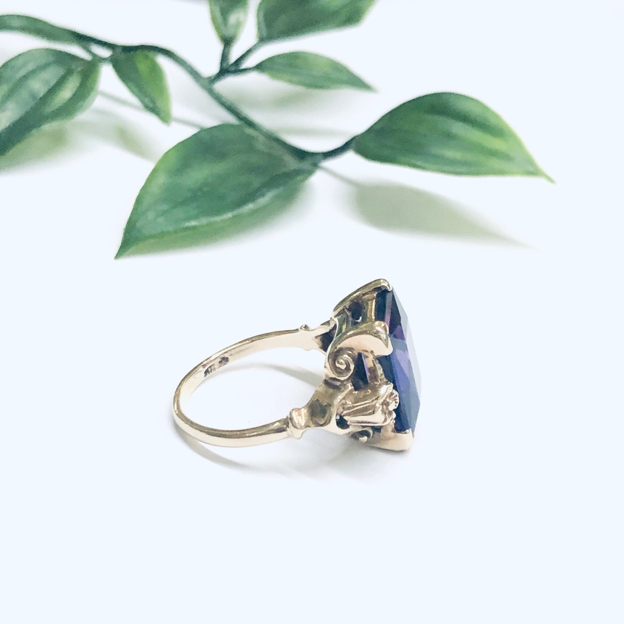 Gold Ring with Purple Gemstone, Vintage Flower Ring, 14K Gold Ring, Vintage Gold Jewelry, Purple and Gold, Valentines Day Gift