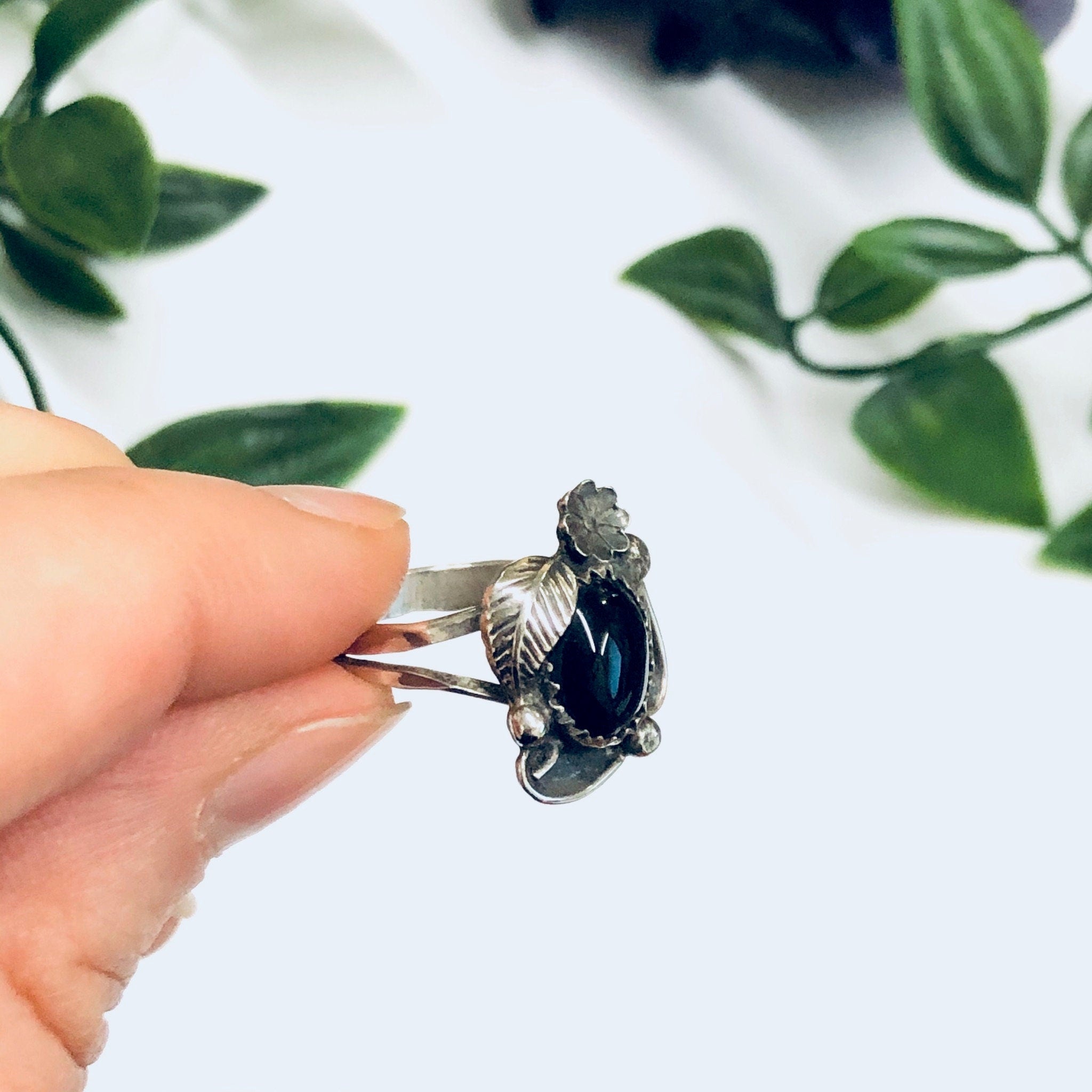 Black Onyx Cabochon Ring, Silver Southwestern Ring, Flower and Leaf Design Ring, Vintage Native American Ring