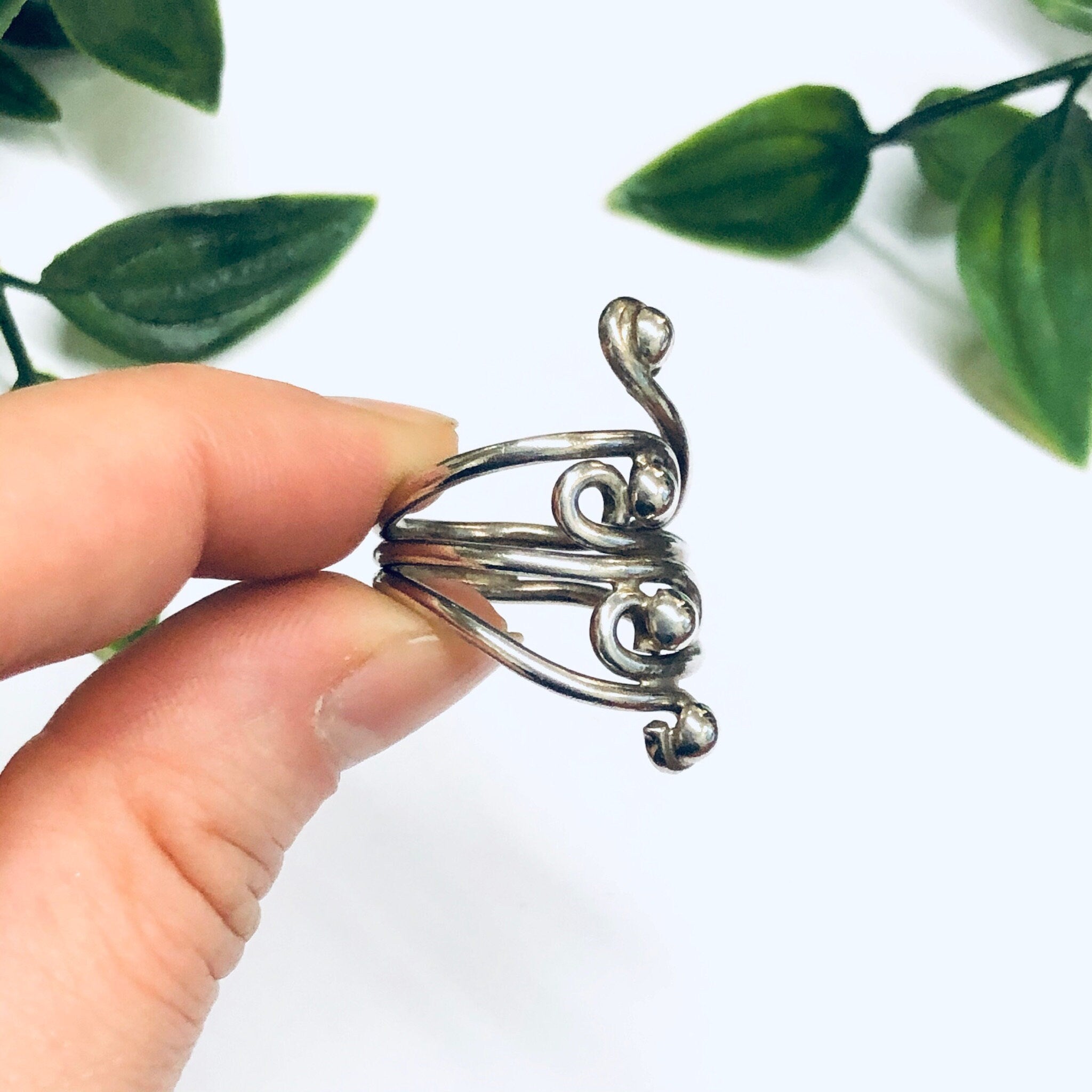Vintage Silver Swirl Ring, Large Swirl Ring, Vintage Thumb Ring, Vintage Statement Jewelry, Unique Ring