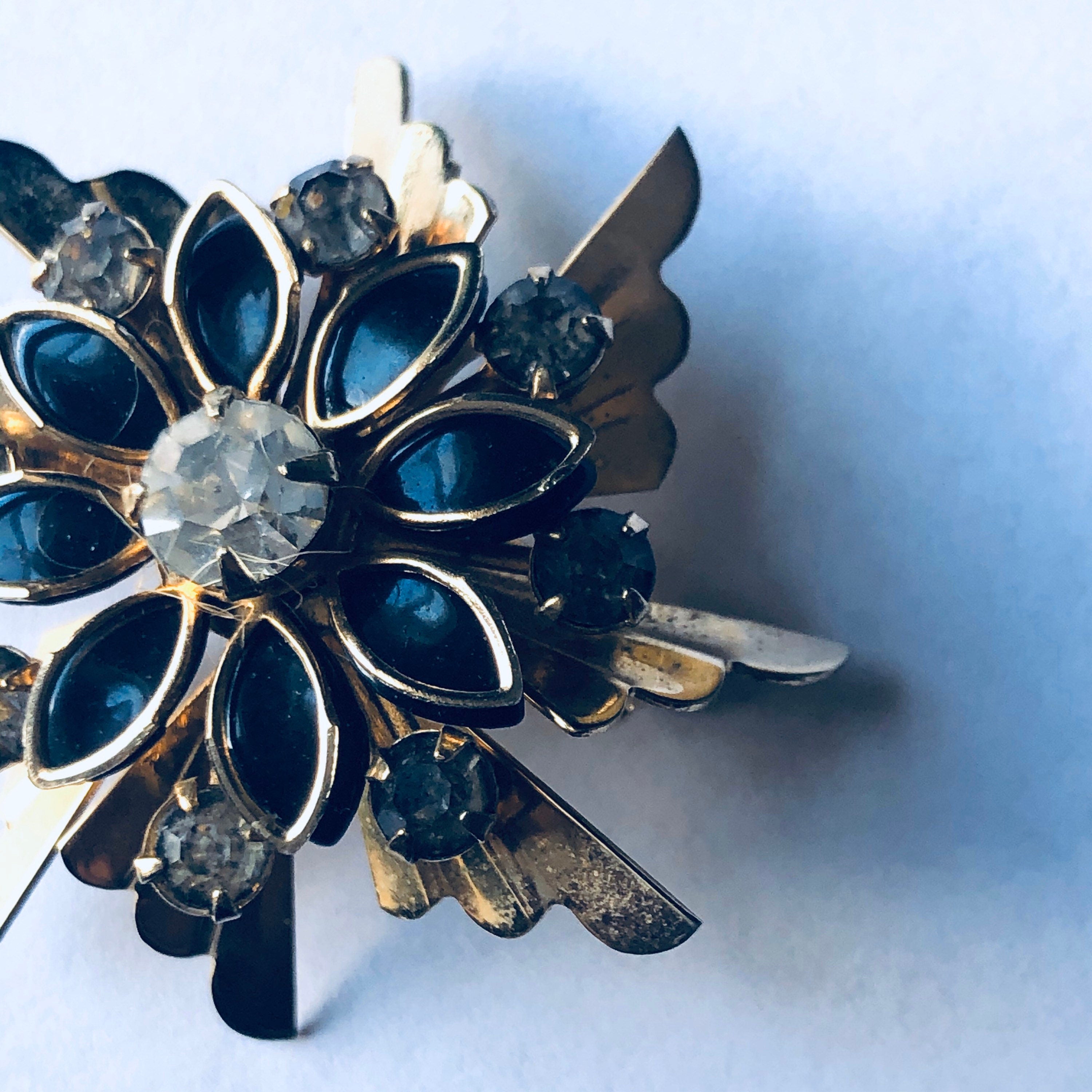 Vintage Brooch, Gold Toned Brooch, Vintage Costume Jewelry, Black and Gold Pin, gold Toned Pendant, Rhinestone Pin