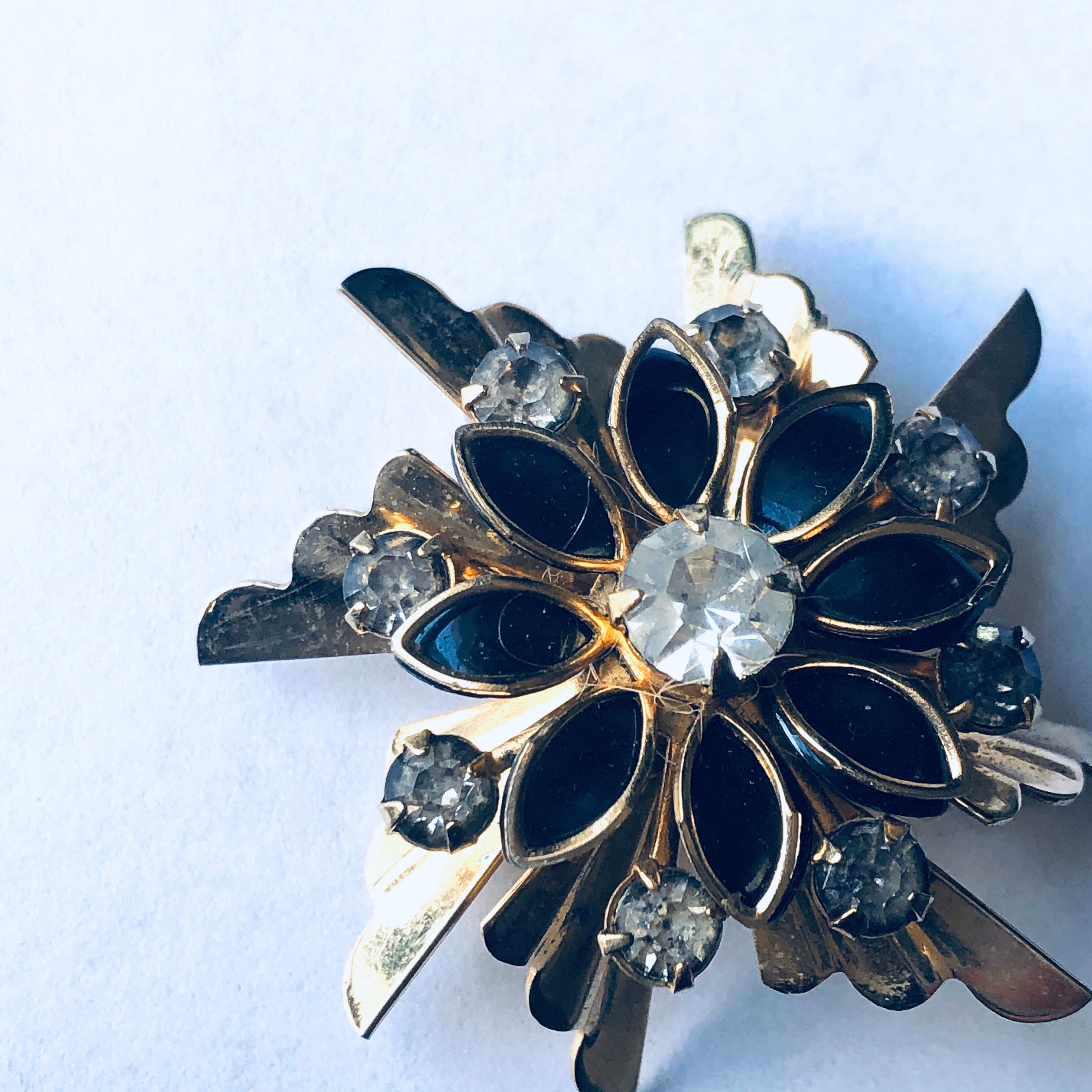 Vintage Brooch, Gold Toned Brooch, Vintage Costume Jewelry, Black and Gold Pin, gold Toned Pendant, Rhinestone Pin