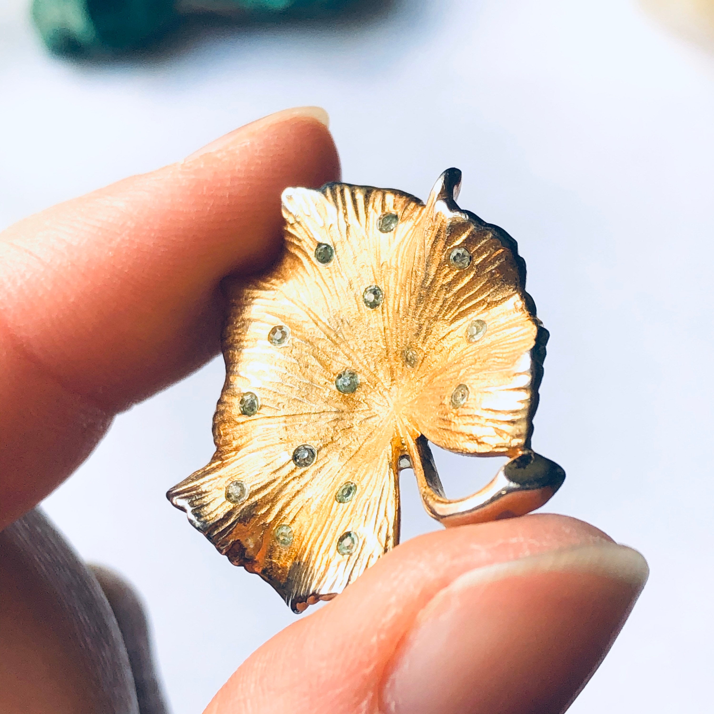 Vintage Gold Toned Leaf Pin, Vintage Costume Jewelry, Small Leaf Pin, Mothers Day Gift, Vintage Leaf Brooch