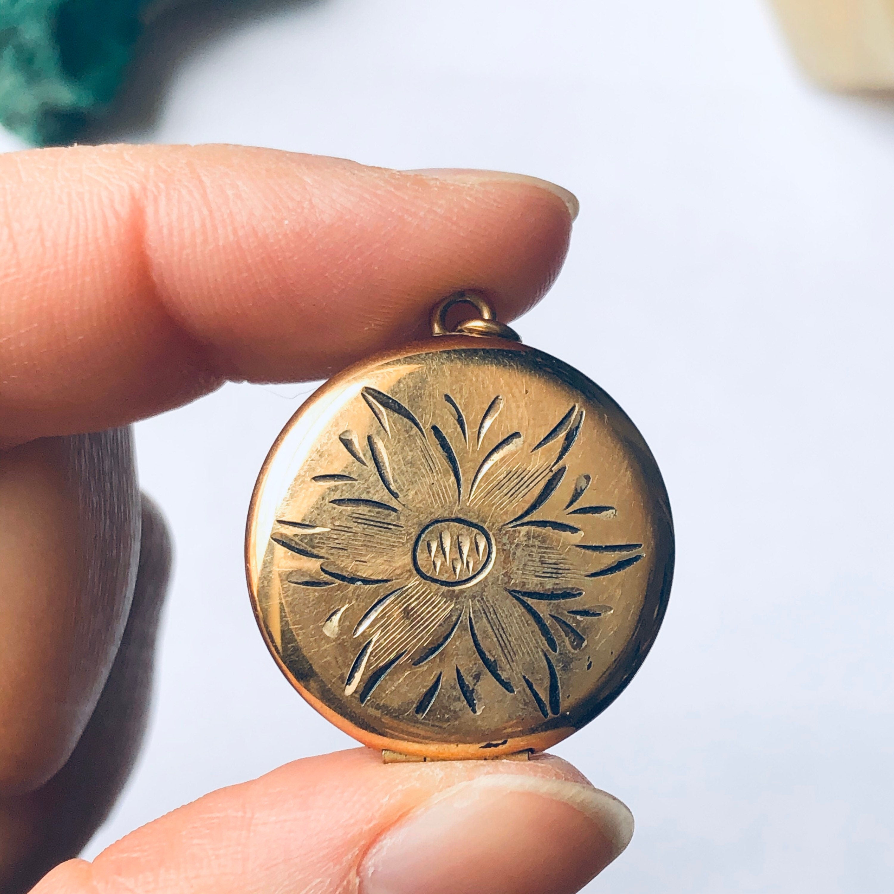 Vintage Gold Filled Flower Locket, Gold Locket Pendant, Floral Design Locket, Etched Gold Locket, Mothers Day Gift, Flower Locket