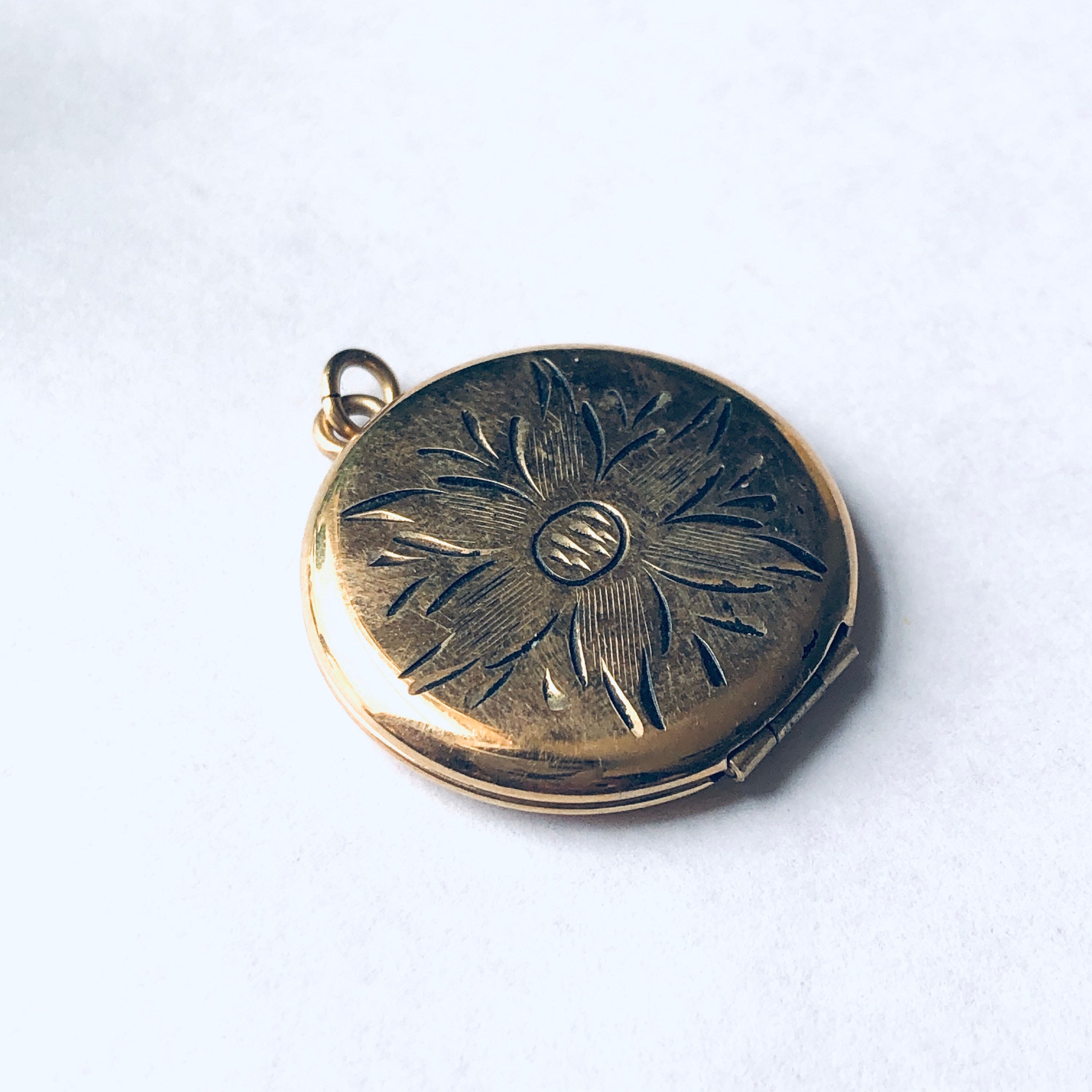 Vintage Gold Filled Flower Locket, Gold Locket Pendant, Floral Design Locket, Etched Gold Locket, Mothers Day Gift, Flower Locket