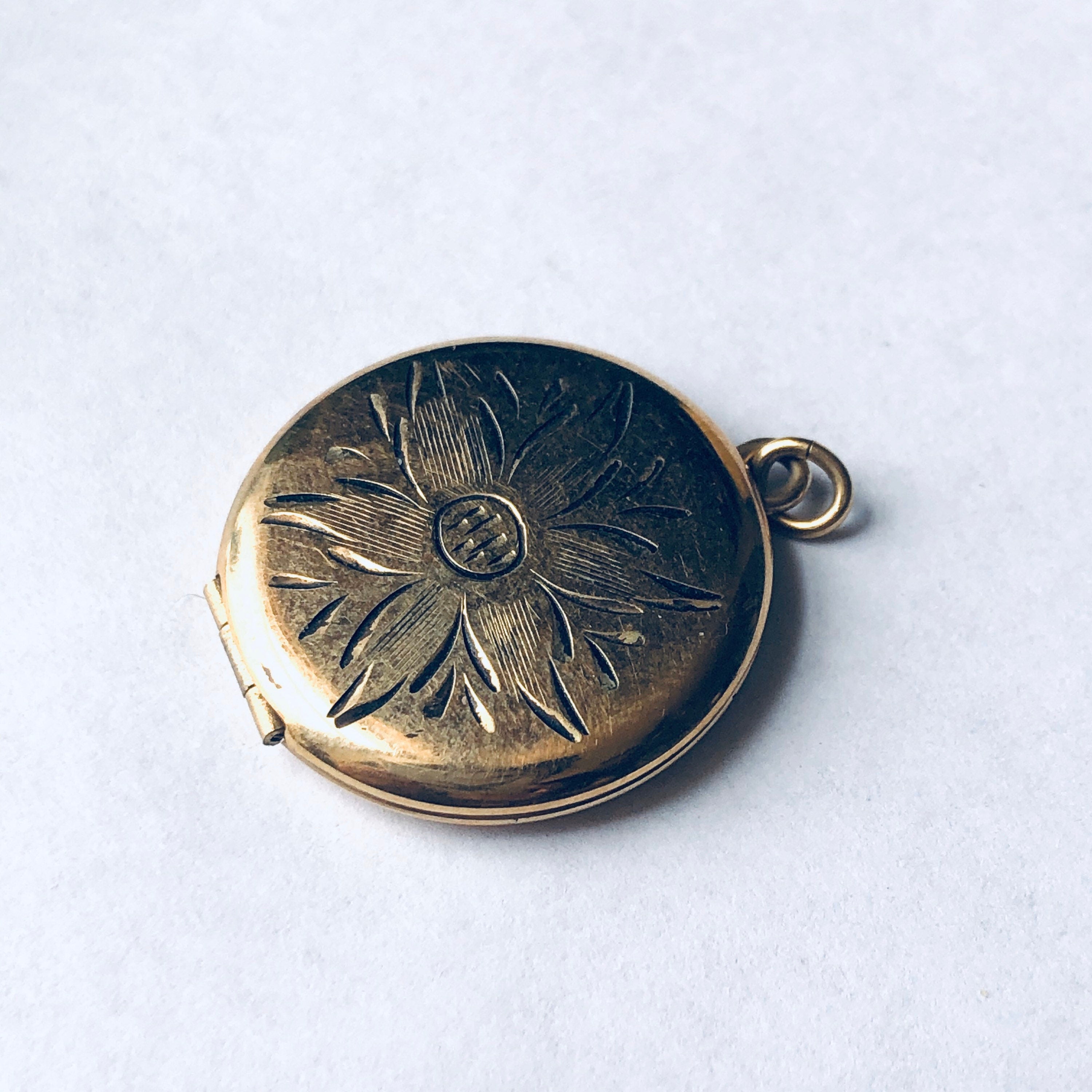 Vintage Gold Filled Flower Locket, Gold Locket Pendant, Floral Design Locket, Etched Gold Locket, Mothers Day Gift, Flower Locket