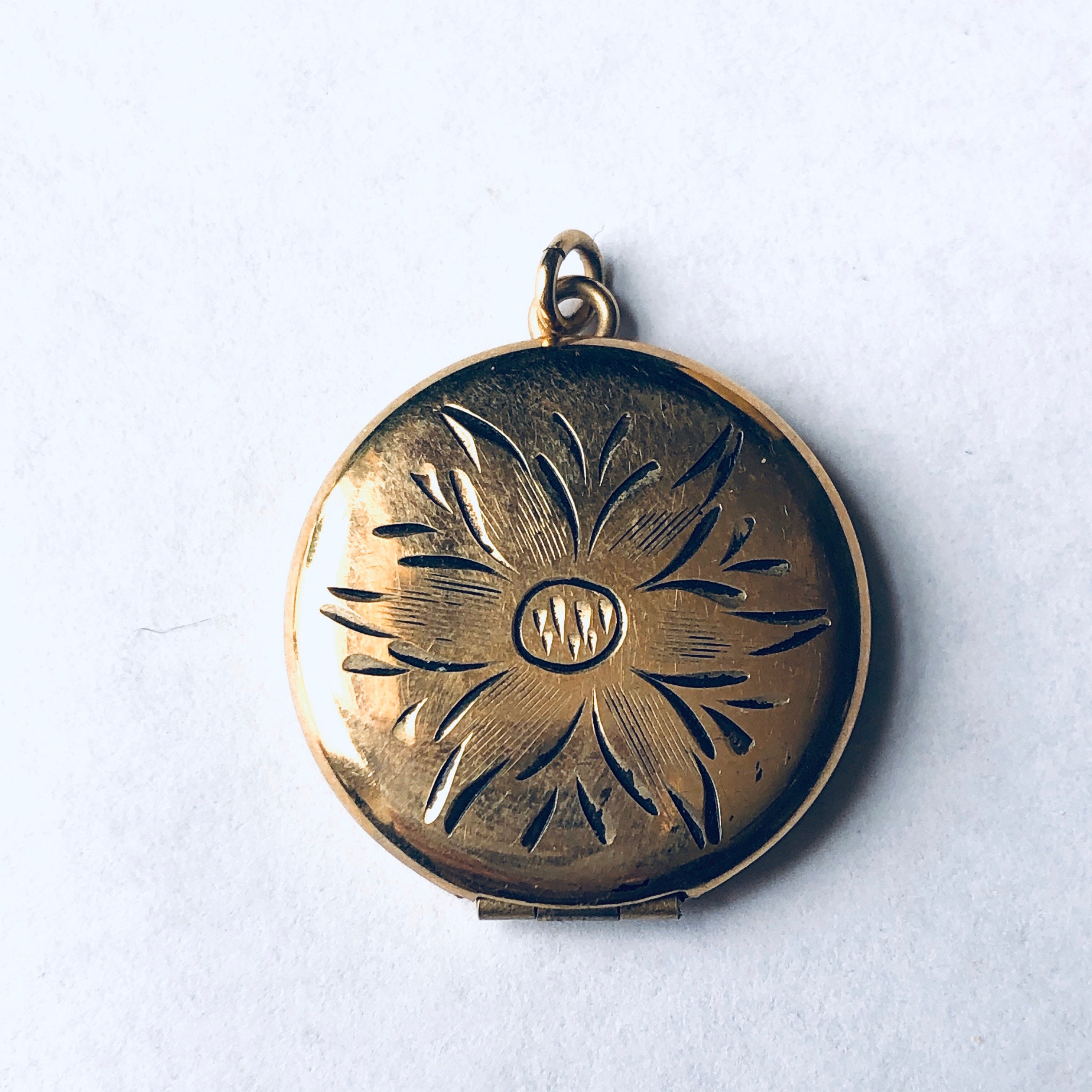 Vintage Gold Filled Flower Locket, Gold Locket Pendant, Floral Design Locket, Etched Gold Locket, Mothers Day Gift, Flower Locket