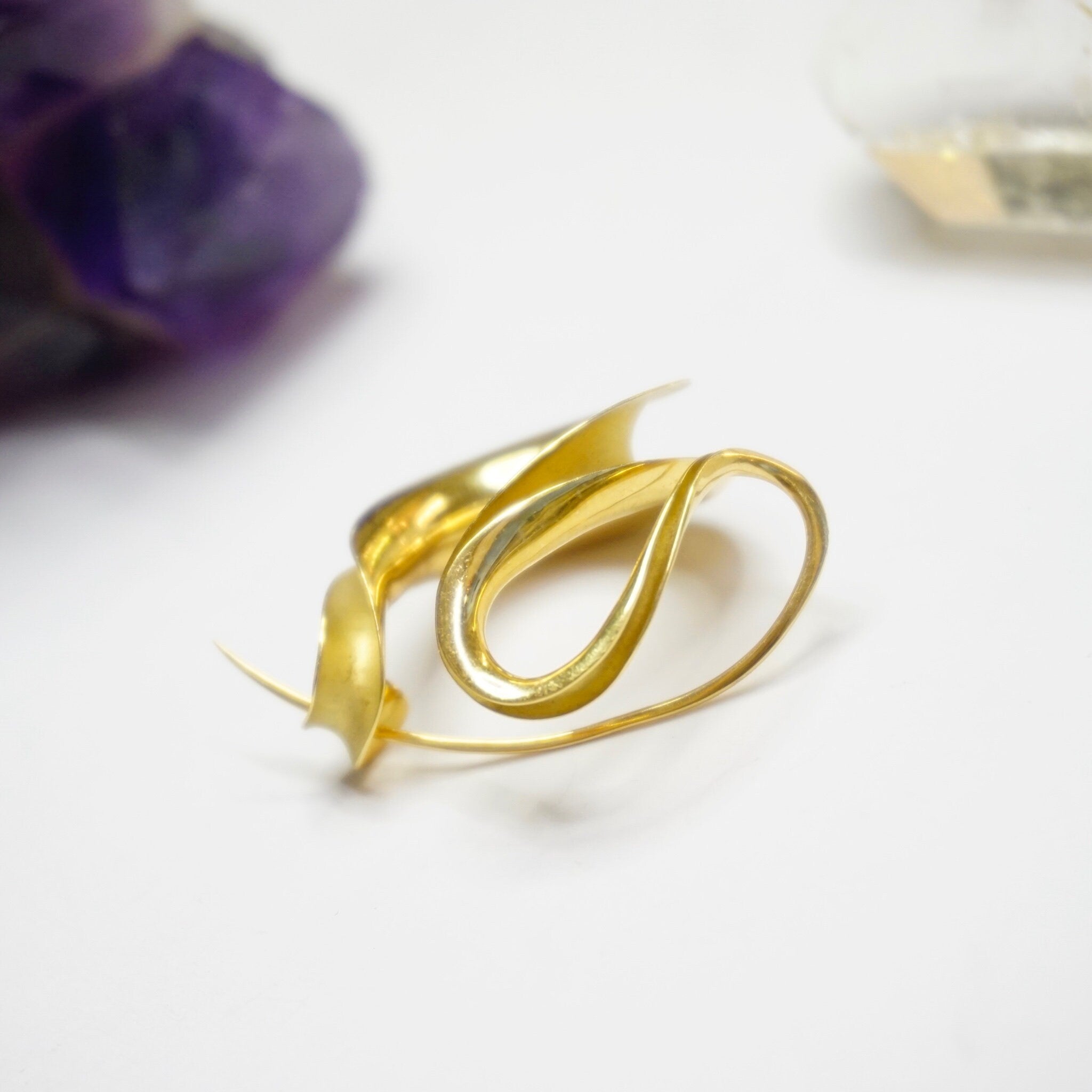 Vintage 18K Gold M Good Brooch, Abstract Gold Pendant, Unique M Good 18K Gold Brooch, Antique Gold Accessories, Delicate Gold Jewelry