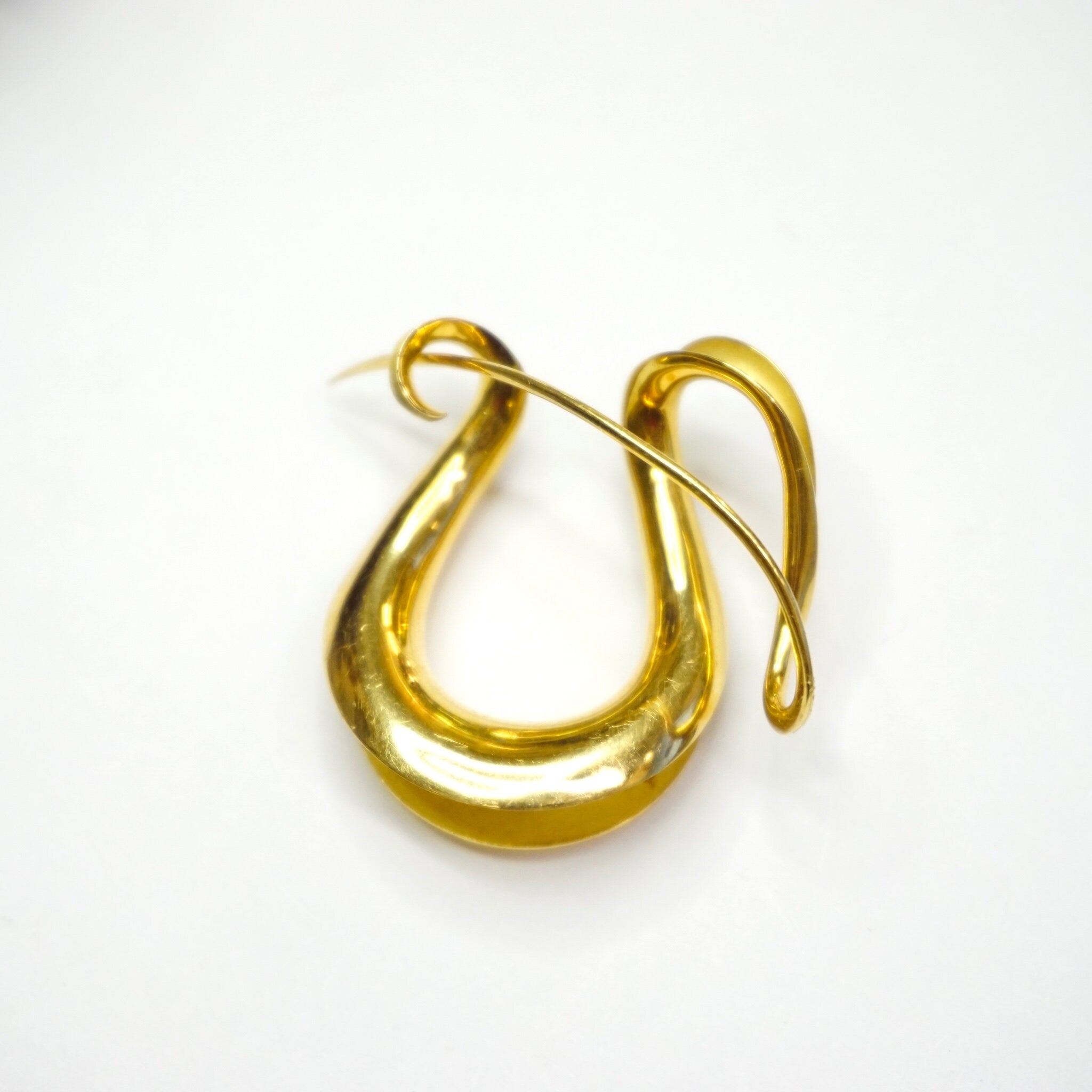 Vintage 18K Gold M Good Brooch, Abstract Gold Pendant, Unique M Good 18K Gold Brooch, Antique Gold Accessories, Delicate Gold Jewelry