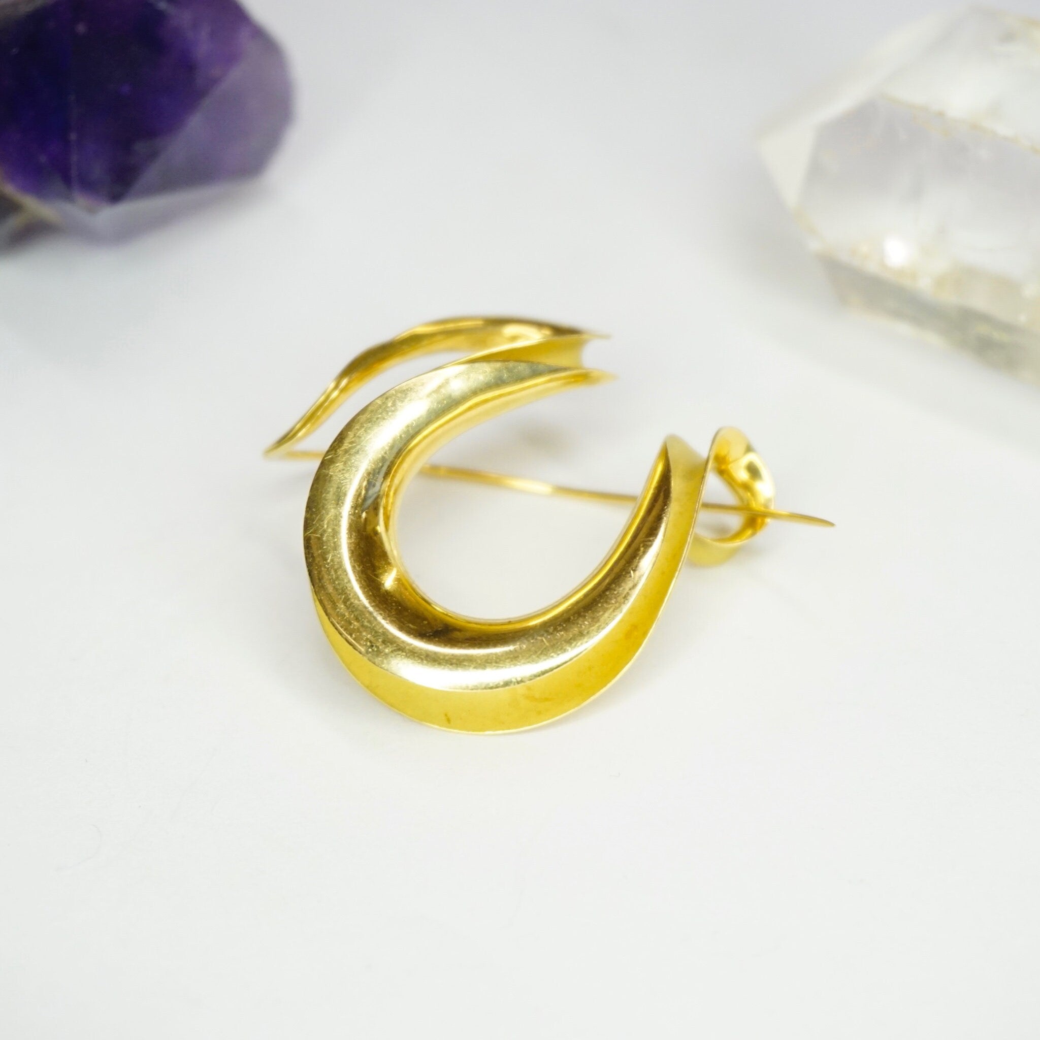Vintage 18K Gold M Good Brooch, Abstract Gold Pendant, Unique M Good 18K Gold Brooch, Antique Gold Accessories, Delicate Gold Jewelry