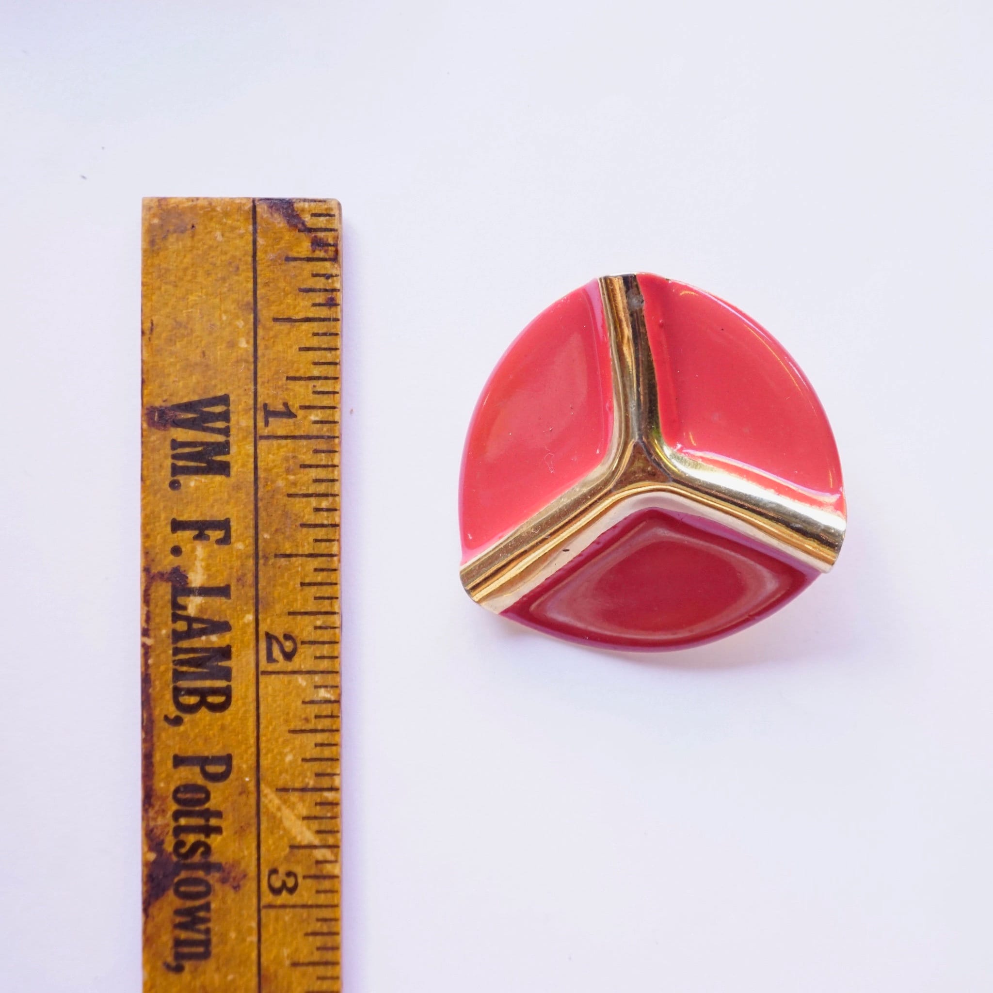 Vintage Abstract Pink and Gold Metal Stud Earrings, 80's Costume Jewelry Earrings With 3D Ripple, Gaudy Pink and Gold Costume Earrings