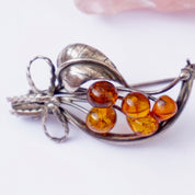 Vintage Silver and Amber Brooch, Unique Pin With Natural Amber Berries and a Silver Detailed Leaf, Beautiful Amber Brooch Made With Silver