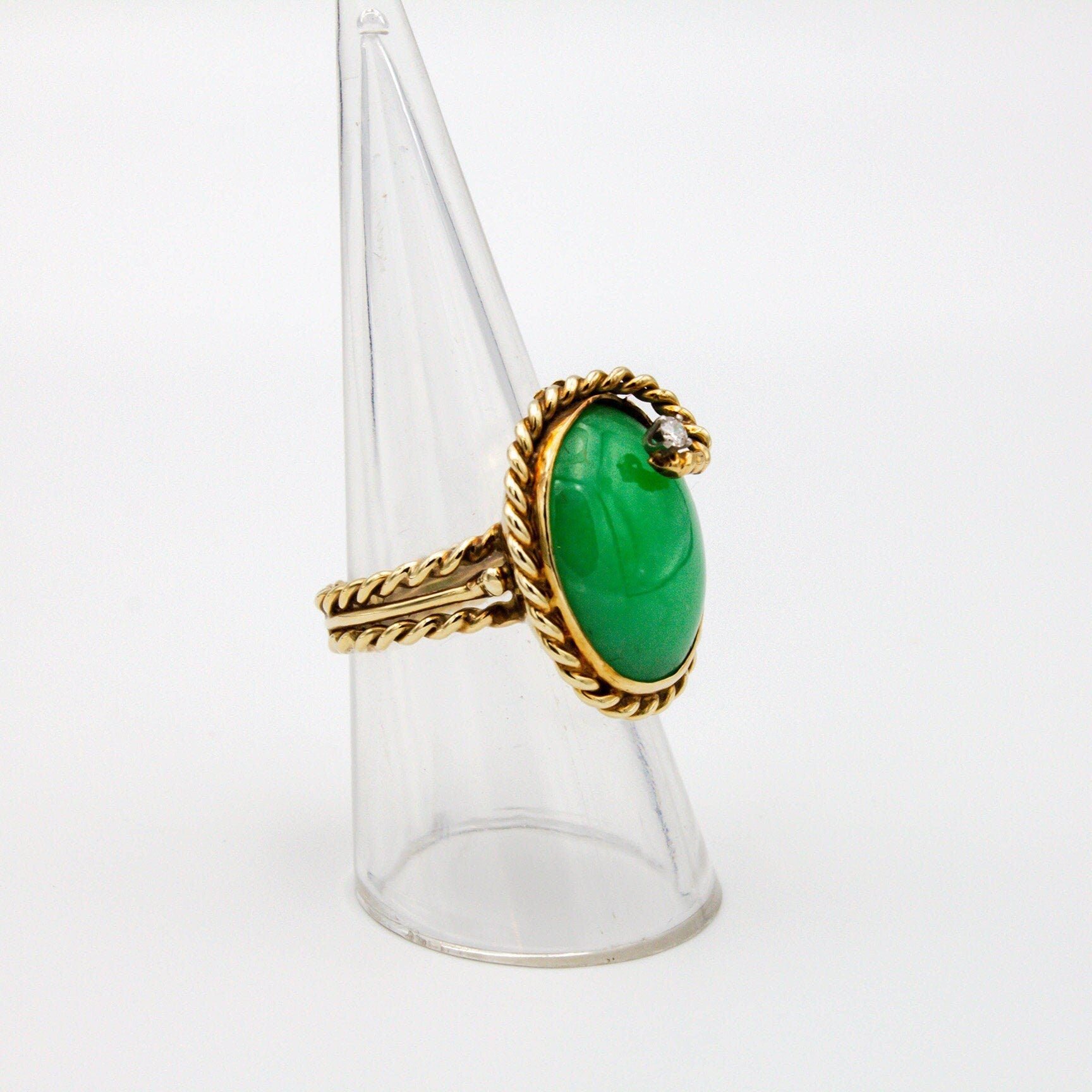 Vintage 14K Gold Jade and Diamond Cocktail Ring, Gold Twist Estate Ring With Green Jade Stone and Diamond Accent, Large Jade Cocktail Ring