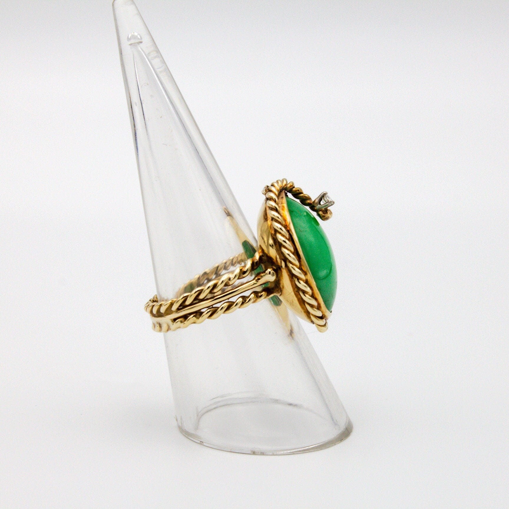 Vintage 14K Gold Jade and Diamond Cocktail Ring, Gold Twist Estate Ring With Green Jade Stone and Diamond Accent, Large Jade Cocktail Ring