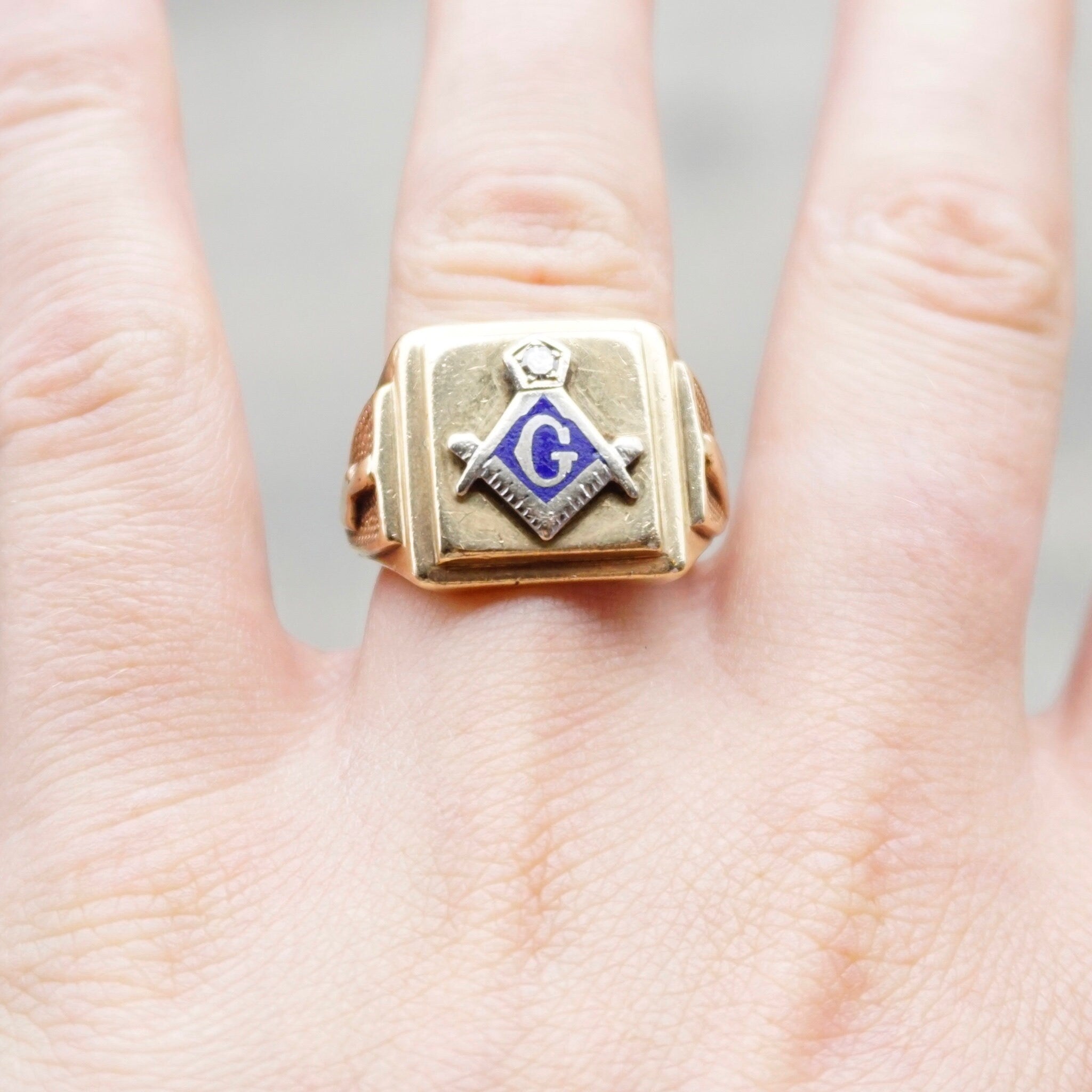 Vintage 10K Gold Masonic Ring With Blue Enamel and Diamond Accent, Freemason Ring With G Symbol, Gold Ring With Blue Enamel And Diamond