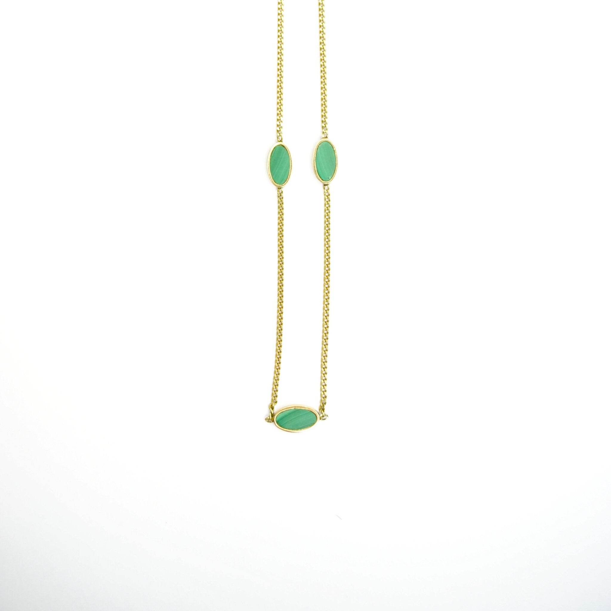 Vintage 14K Gold Choker Necklace With 5 Malachite Slices, Unique Choker With Gold Set Malachite Slices, 14K Gold Necklace With Green Details
