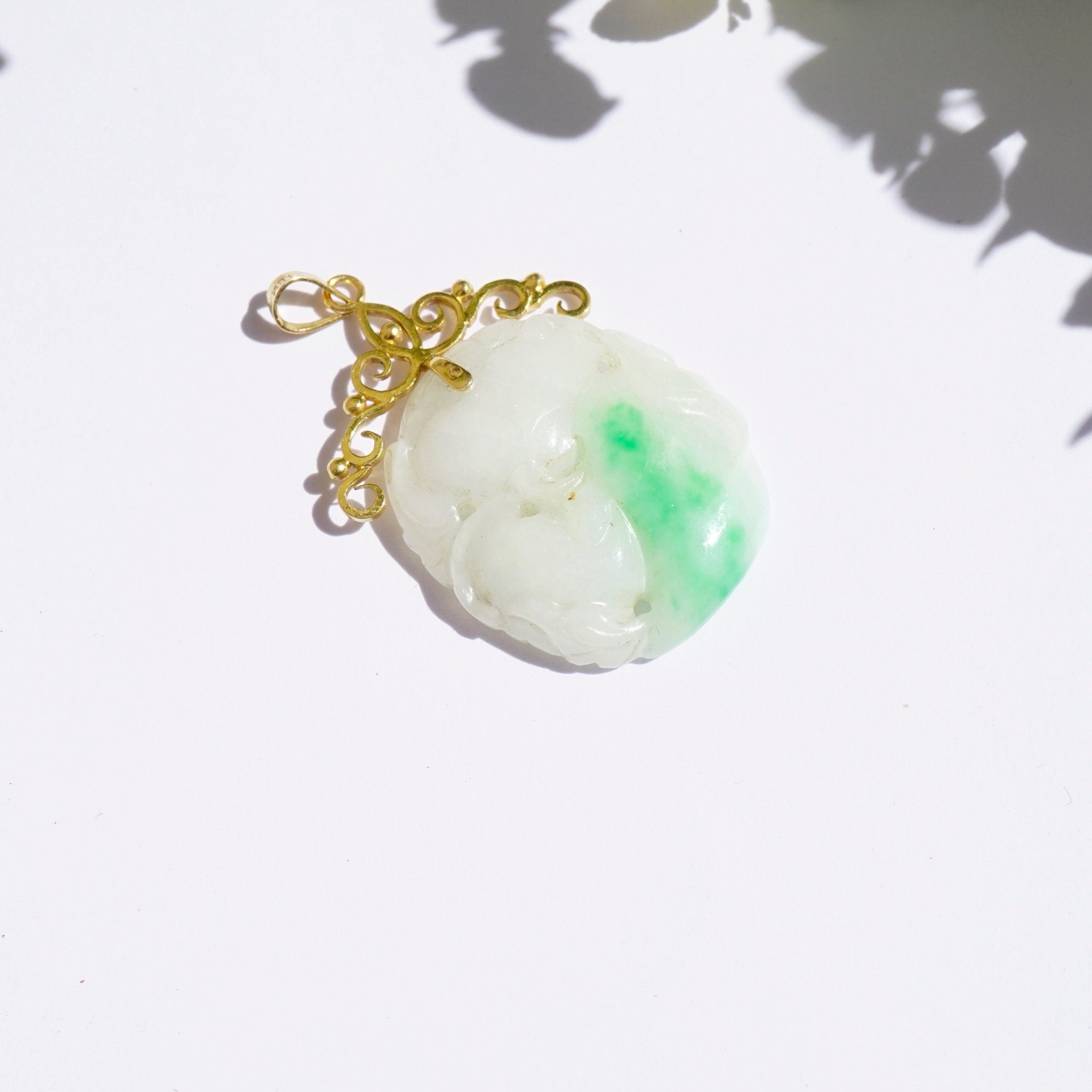Vintage 18K Moss in Snow Jade Pendant, Beautiful Natural Jadeite Pendant With Gold Details, Abstract White/Green Jade Pendant, 18K Necklace