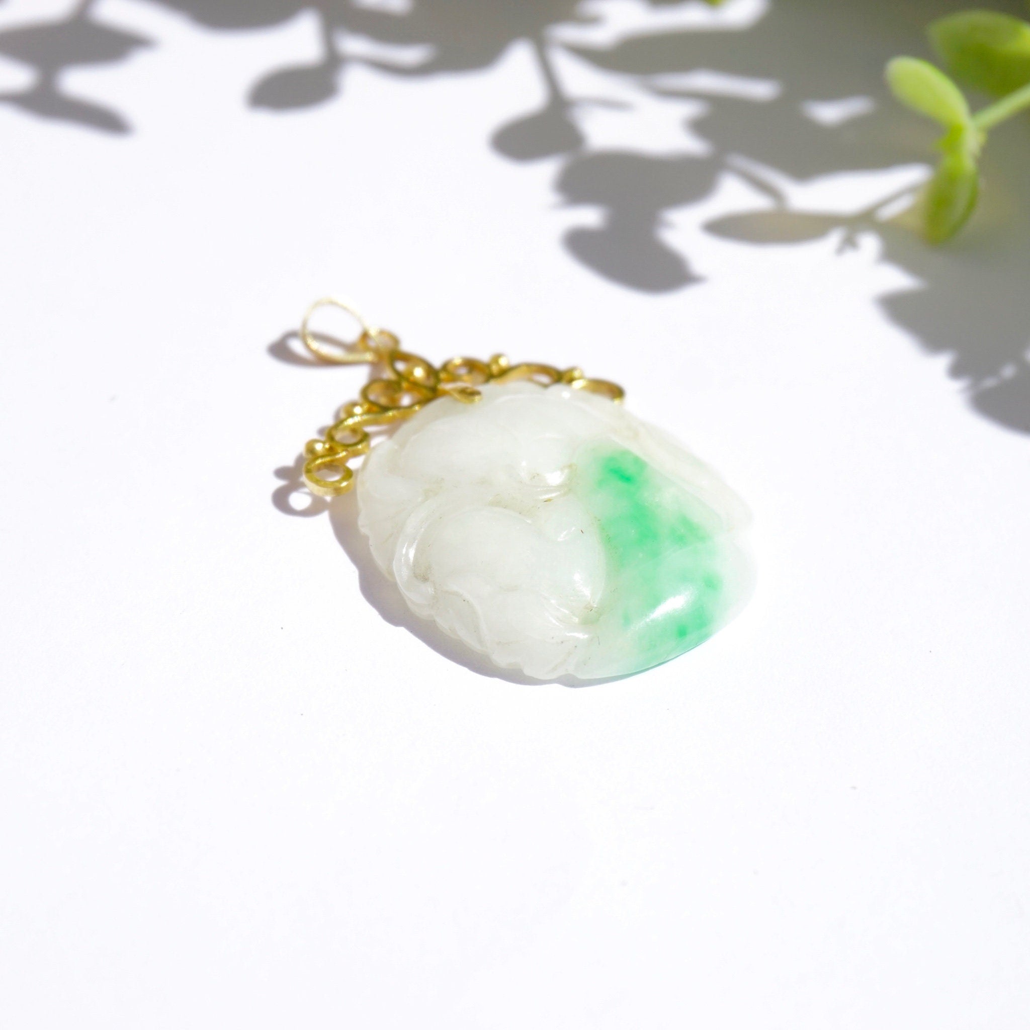 Vintage 18K Moss in Snow Jade Pendant, Beautiful Natural Jadeite Pendant With Gold Details, Abstract White/Green Jade Pendant, 18K Necklace