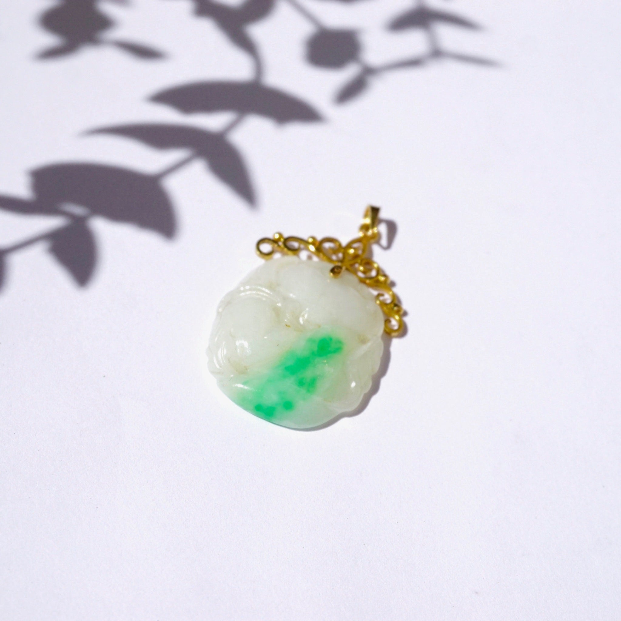 Vintage 18K Moss in Snow Jade Pendant, Beautiful Natural Jadeite Pendant With Gold Details, Abstract White/Green Jade Pendant, 18K Necklace