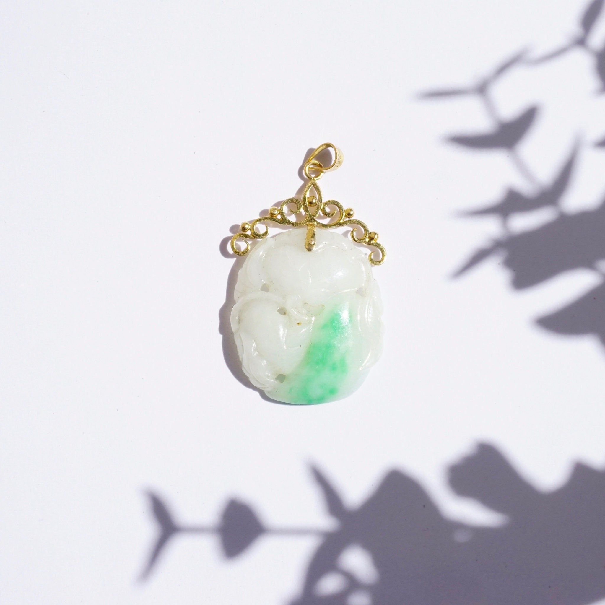 Vintage 18K Moss in Snow Jade Pendant, Beautiful Natural Jadeite Pendant With Gold Details, Abstract White/Green Jade Pendant, 18K Necklace