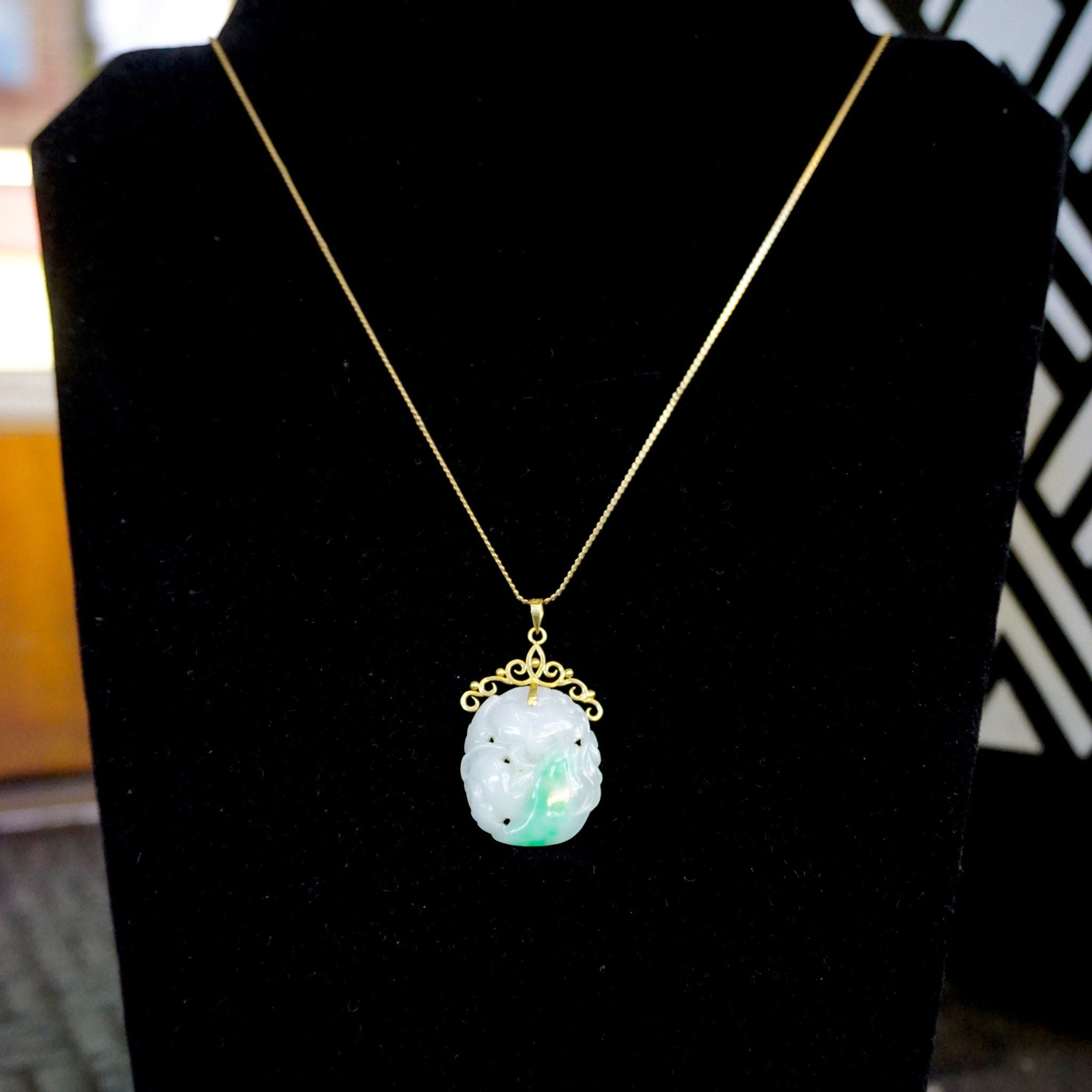 Vintage 18K Moss in Snow Jade Pendant, Beautiful Natural Jadeite Pendant With Gold Details, Abstract White/Green Jade Pendant, 18K Necklace