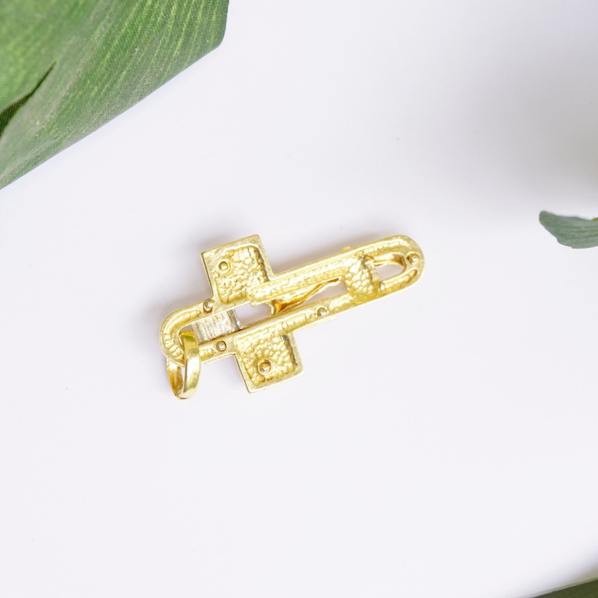 Vintage 18K Gold Jesus Crucifix Pendant, Yellow Gold Jesus On The Cross Pendant, Unique Crucifix Pendant, Antique Gold Catholic Jewelry