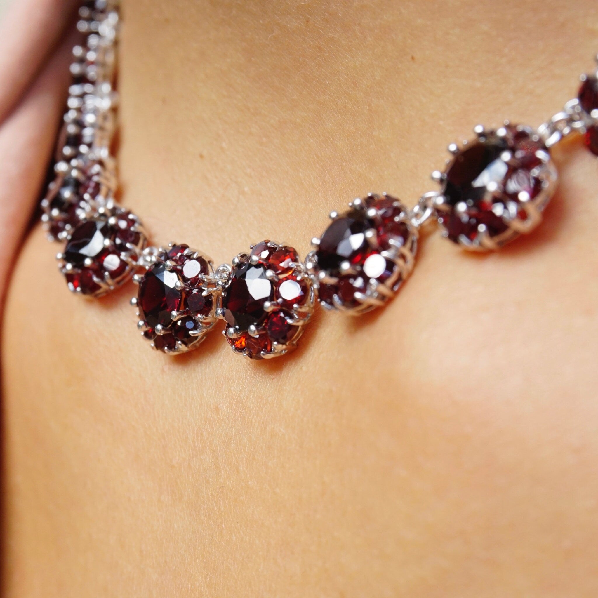 Vintage Sterling Silver Garnet Glass Stone Choker Necklace, Beautiful Red Stone Silver Collar, Beaded Choker Necklace, Garnet Stone Choker