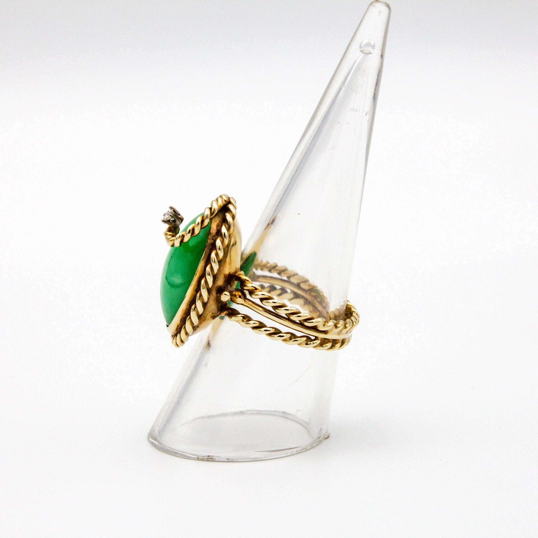 Vintage 14K Gold Jade and Diamond Cocktail Ring, Gold Twist Estate Ring With Green Jade Stone and Diamond Accent, Large Jade Cocktail Ring