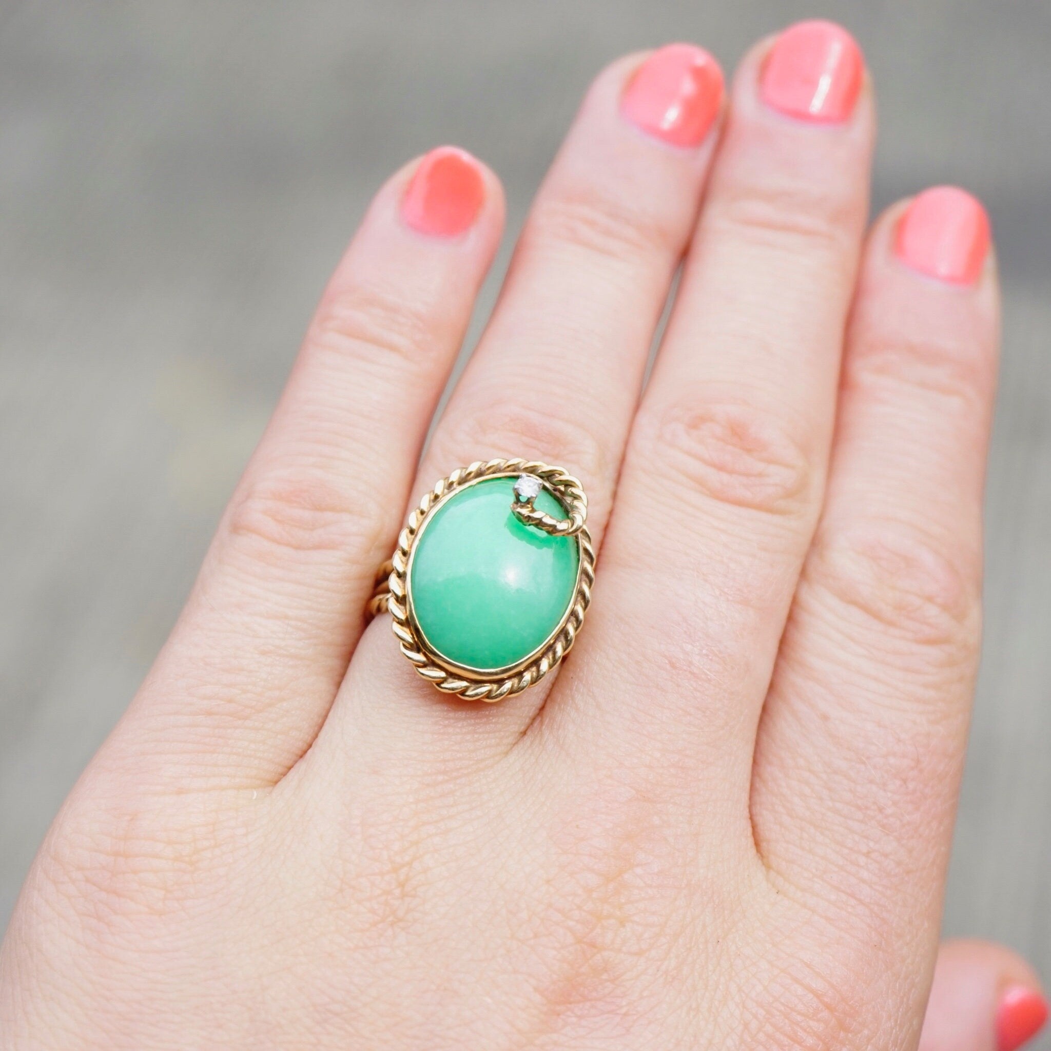 Vintage 14K Gold Jade and Diamond Cocktail Ring, Gold Twist Estate Ring With Green Jade Stone and Diamond Accent, Large Jade Cocktail Ring